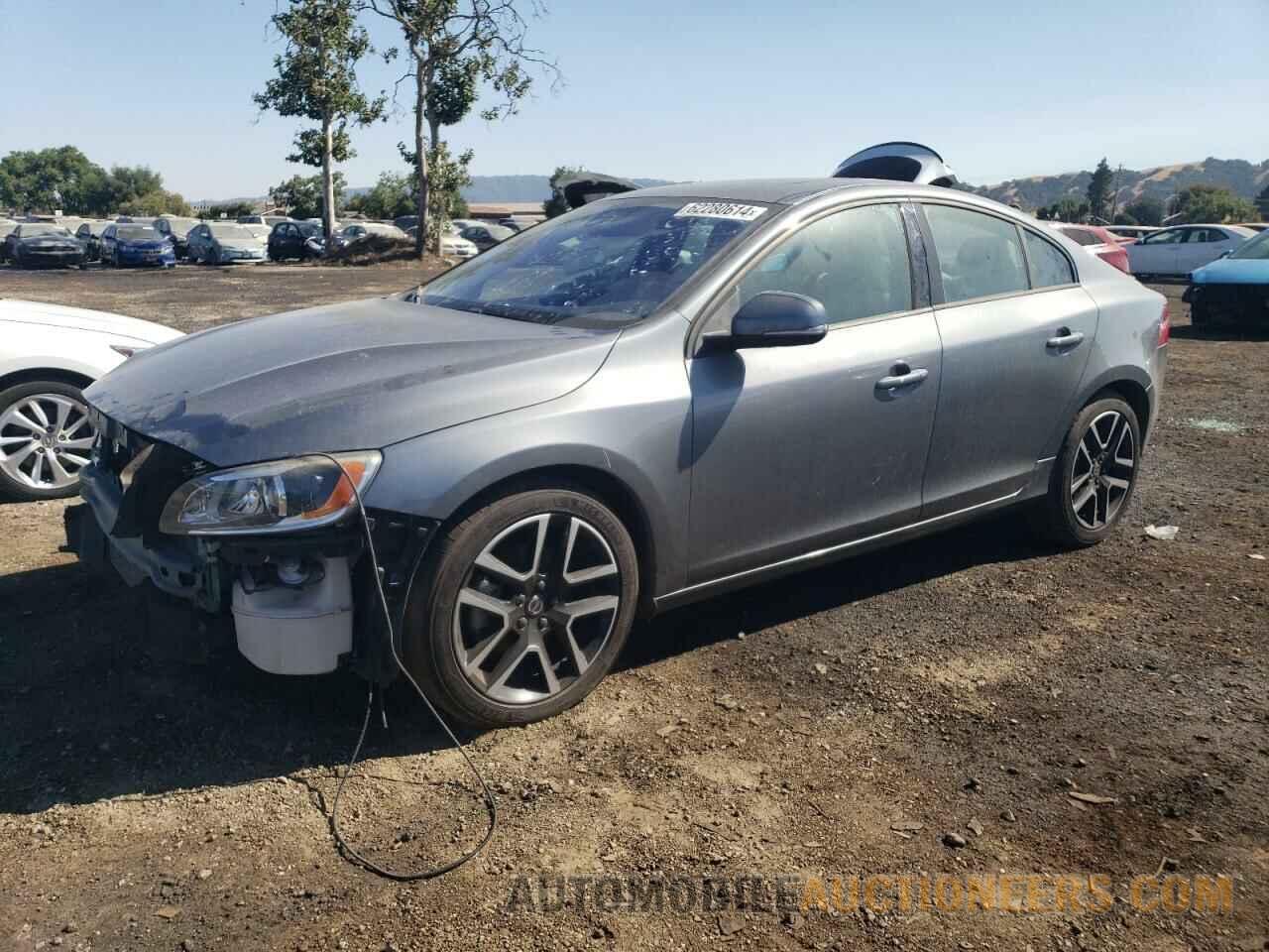 YV126MFL8H2424018 VOLVO S60 2017