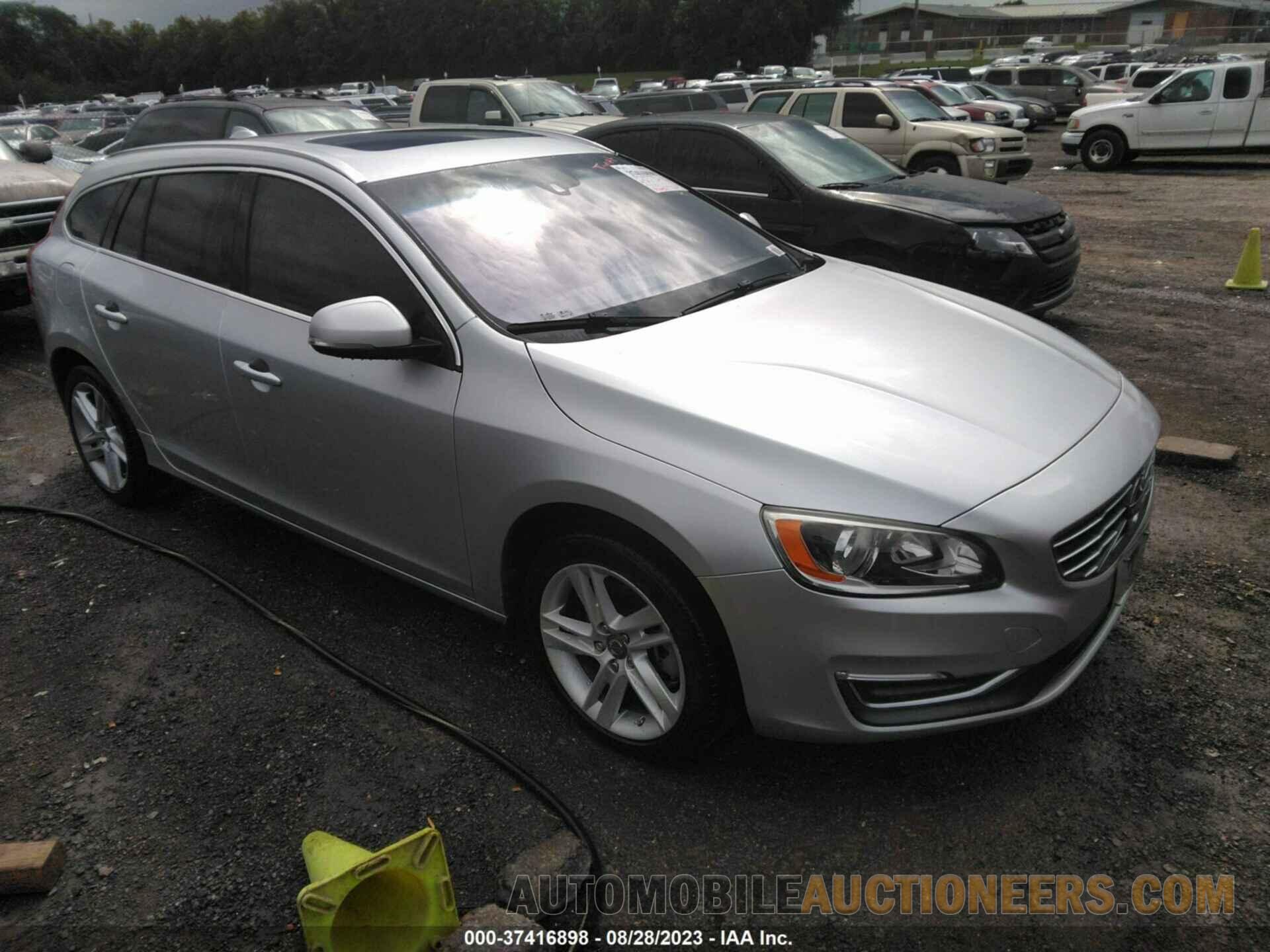 YV140MEB4F1207538 VOLVO V60 2015