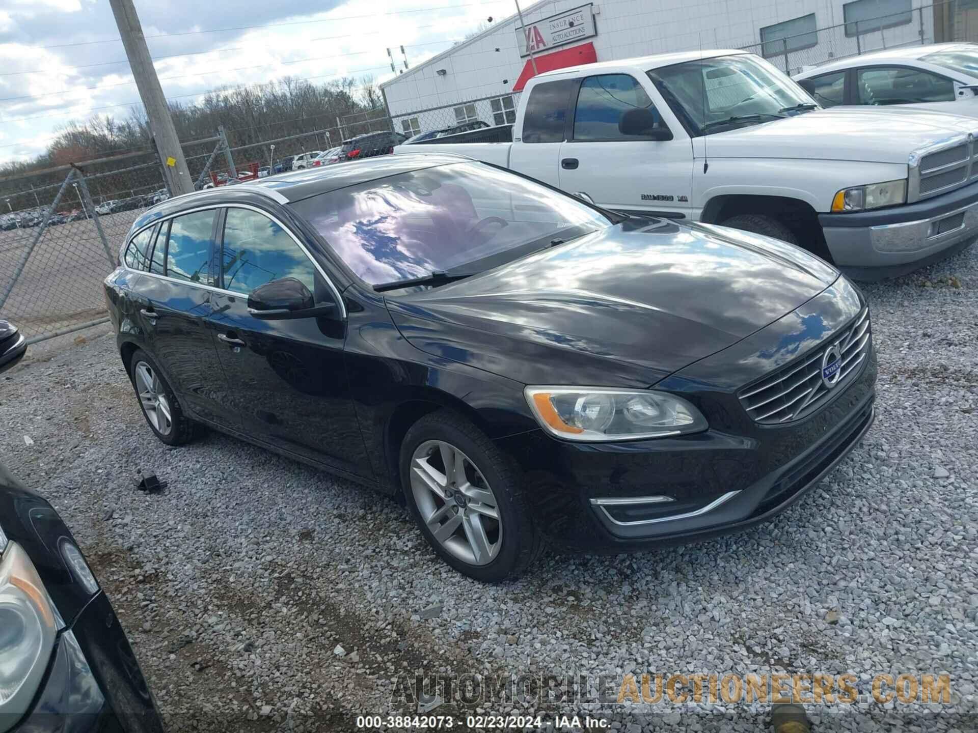 YV140MED3F1187610 VOLVO V60 2015