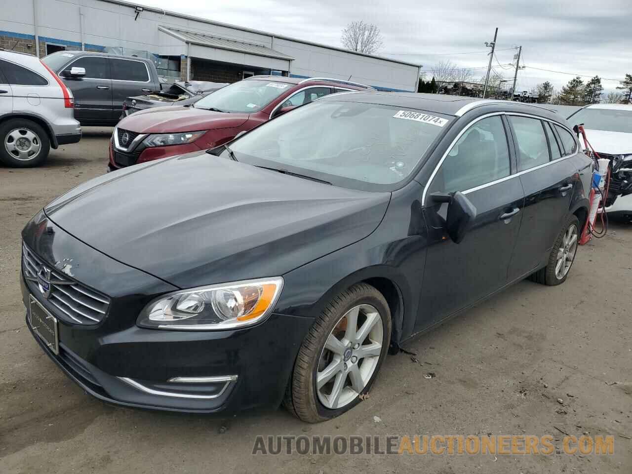 YV140MEK0G1309419 VOLVO V60 2016