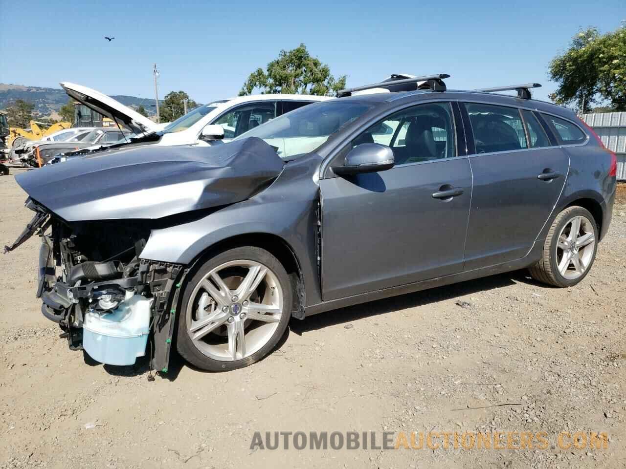 YV140MEK0H1355043 VOLVO V60 2017