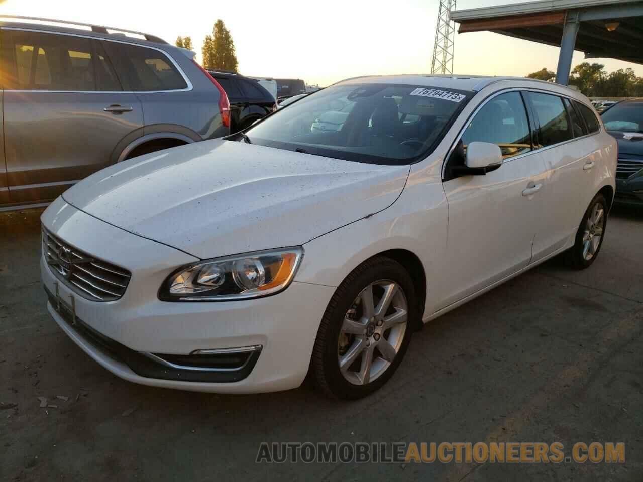 YV140MEK1G1289407 VOLVO V60 2016