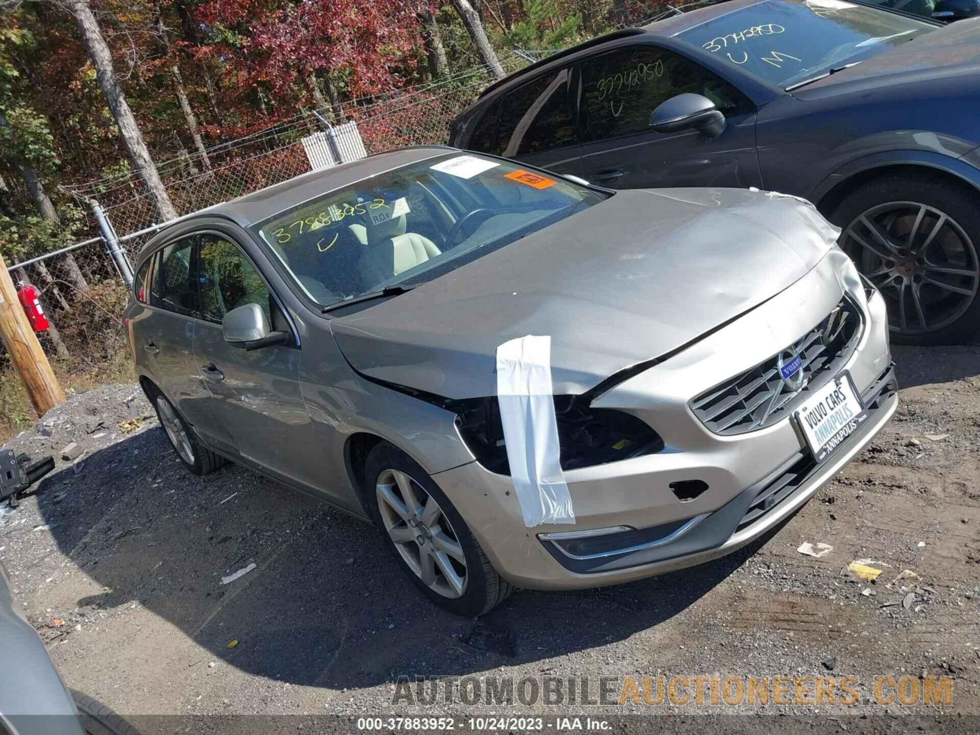 YV140MEK2G1306067 VOLVO V60 2016