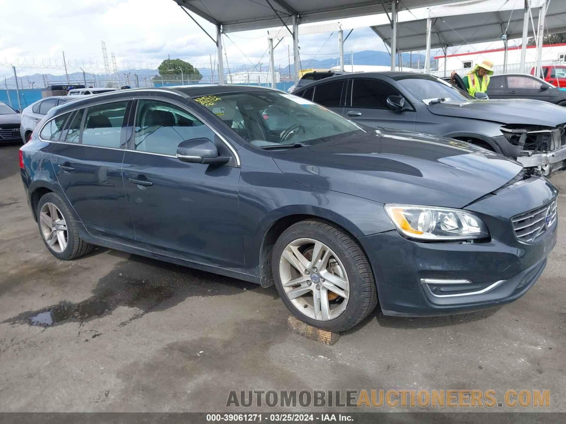 YV140MEK3F1263633 VOLVO V60 2015