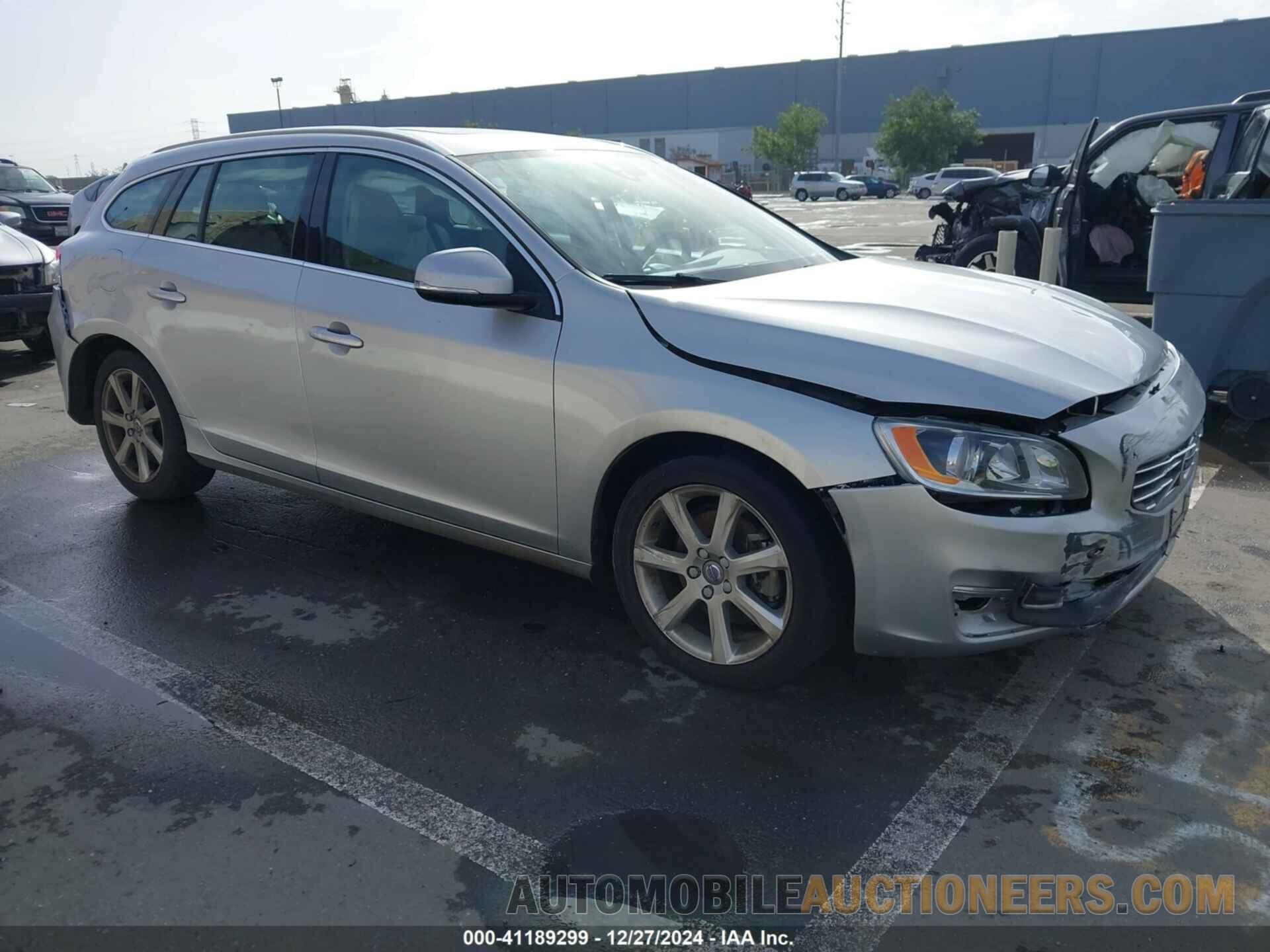 YV140MEK3H1372595 VOLVO V60 2017