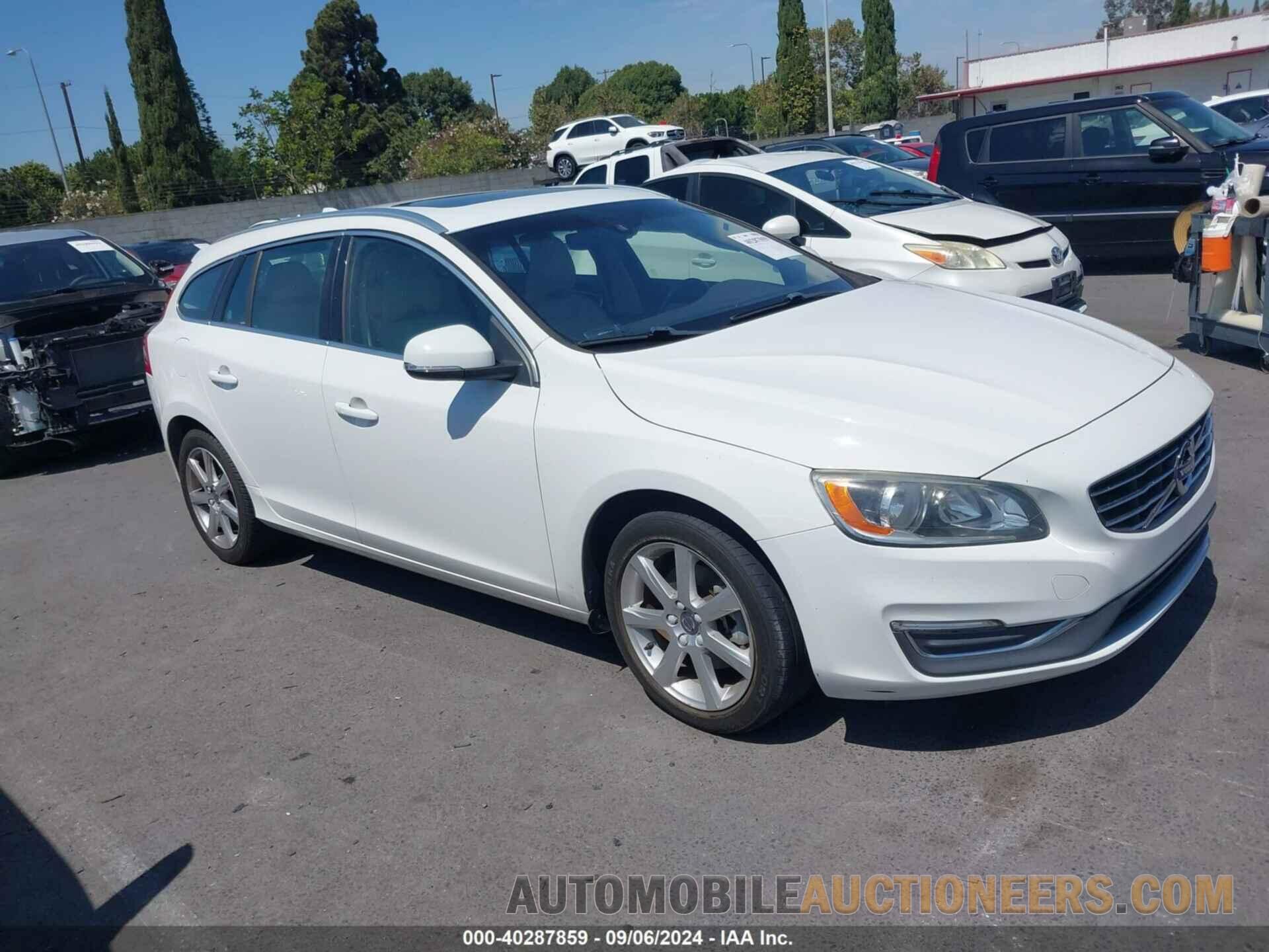 YV140MEK3H1373620 VOLVO V60 2017