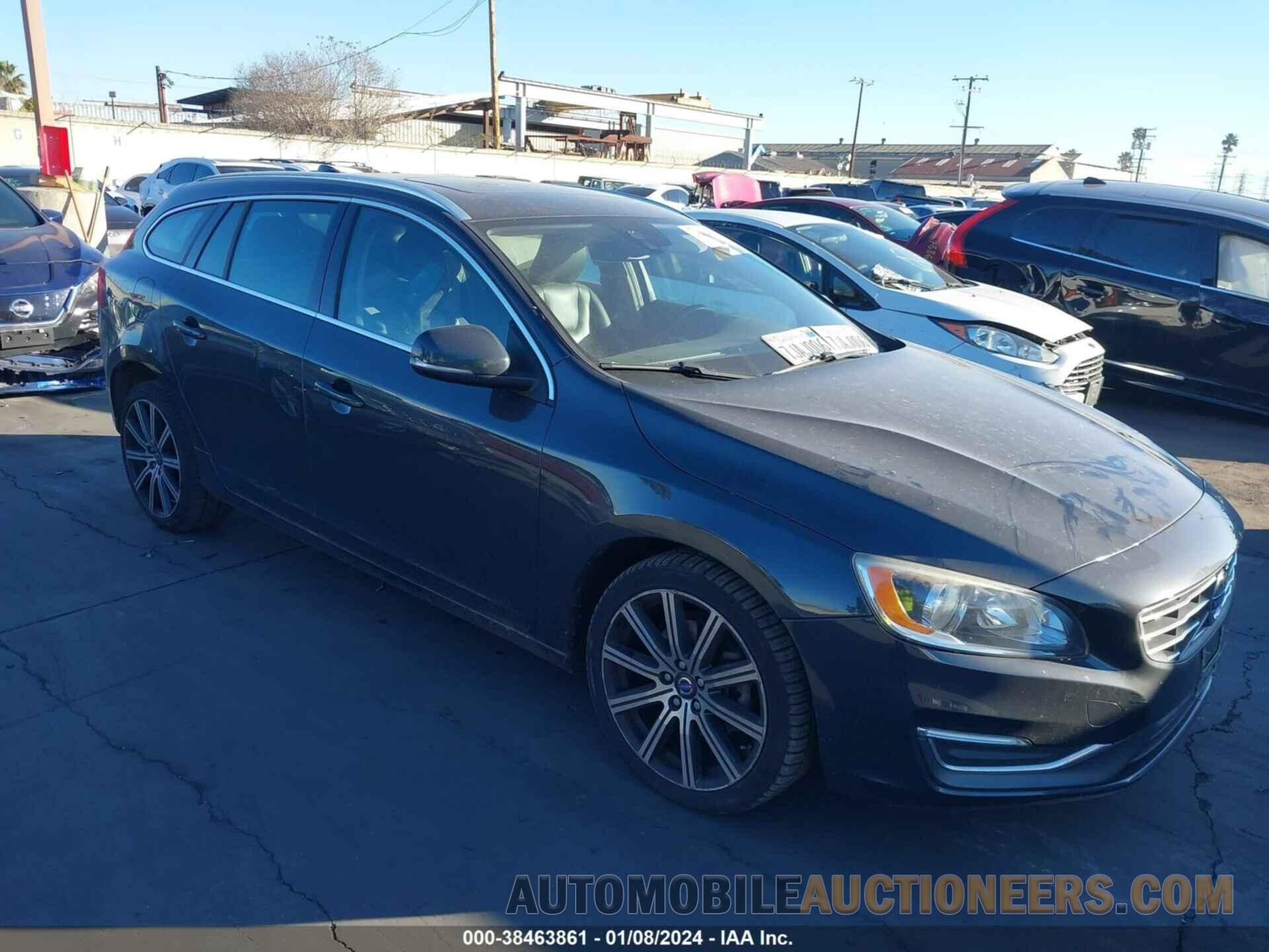 YV140MEK4F1242631 VOLVO V60 2015