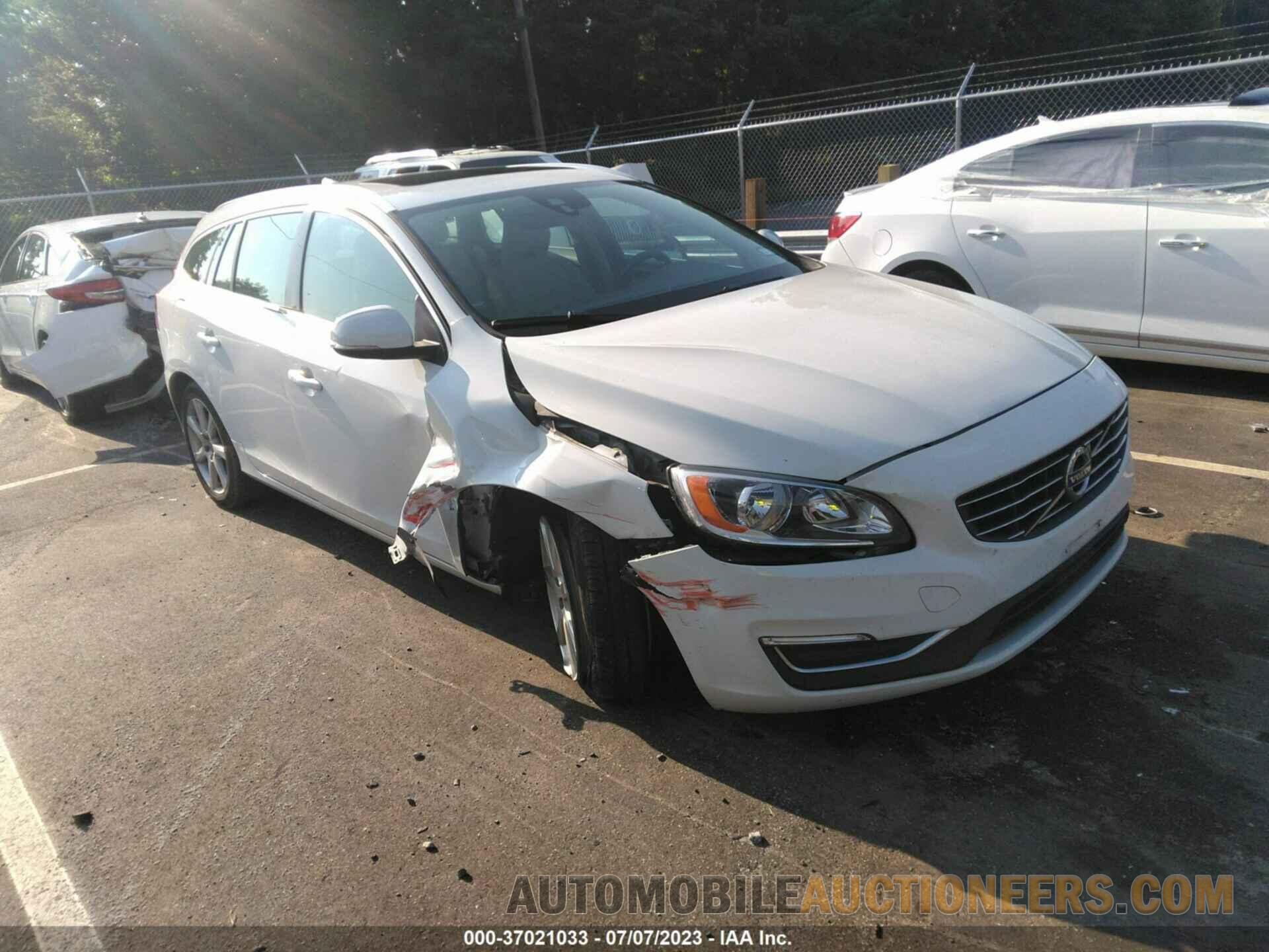 YV140MEK5H1332518 VOLVO V60 2017