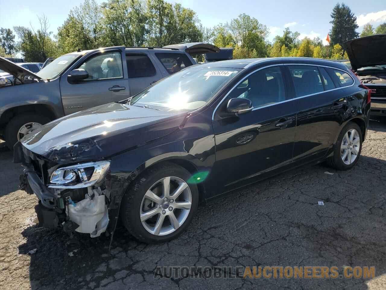 YV140MEK6G1288091 VOLVO V60 2016