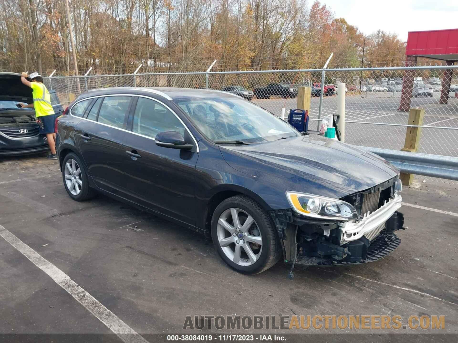 YV140MEK8G1304968 VOLVO V60 2016