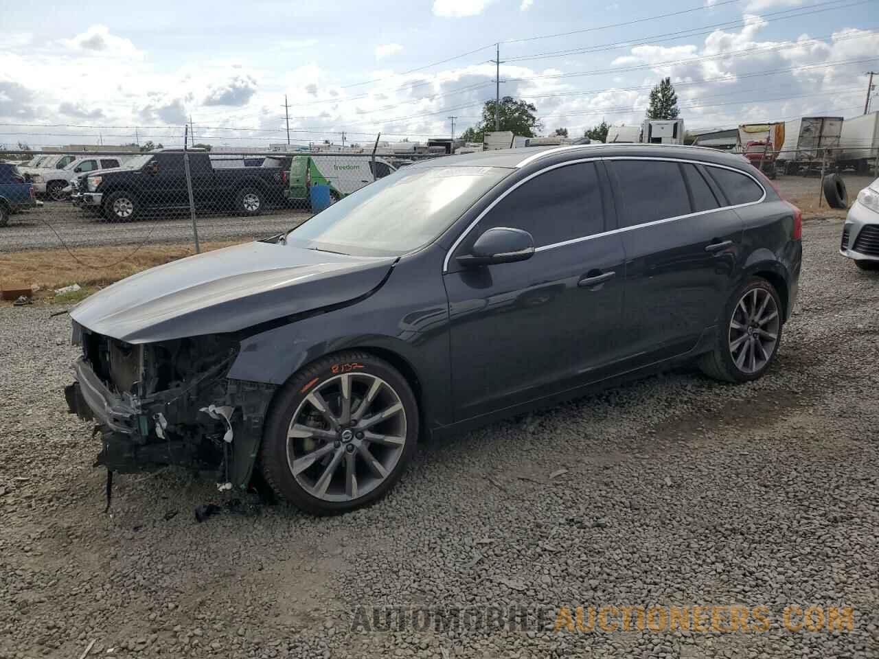 YV140MEKXF1259241 VOLVO V60 2015