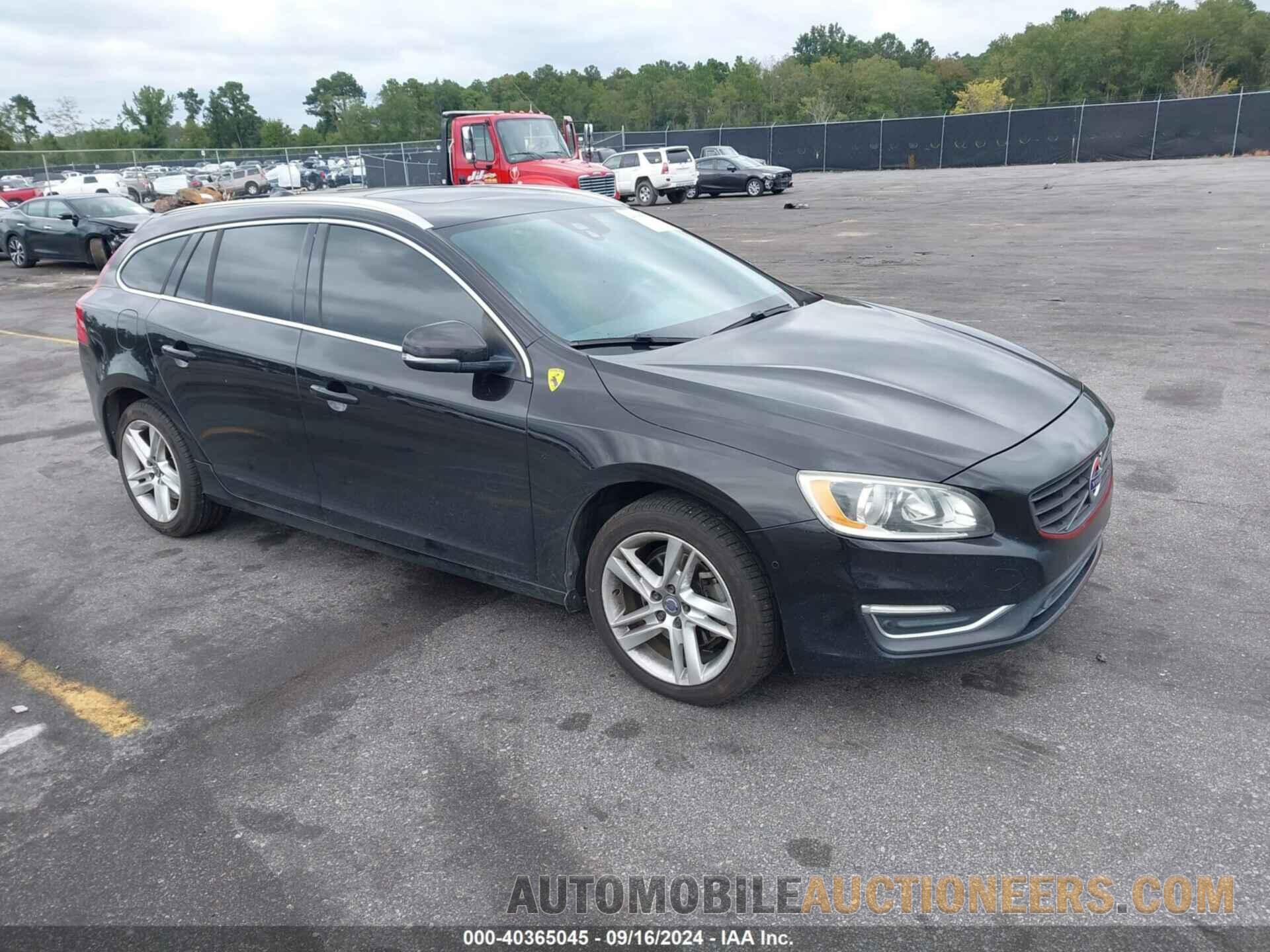 YV140MEKXF1262401 VOLVO V60 2015