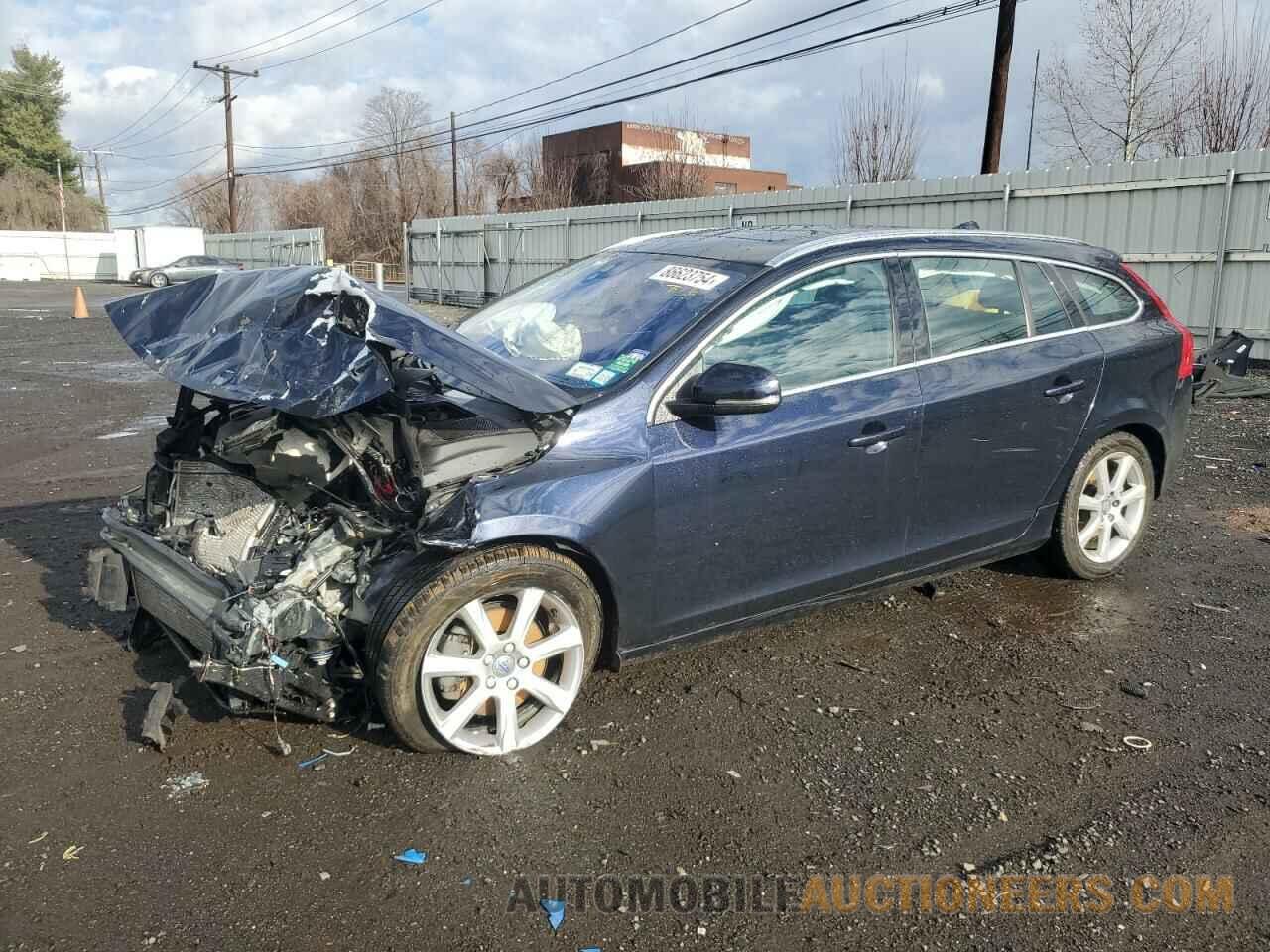 YV140MEKXH1368933 VOLVO V60 2017