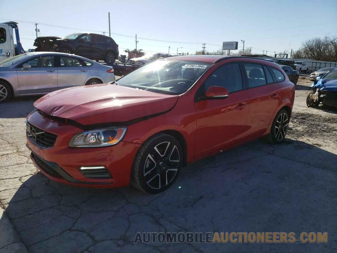 YV140MEL2J2392314 VOLVO V60 2018