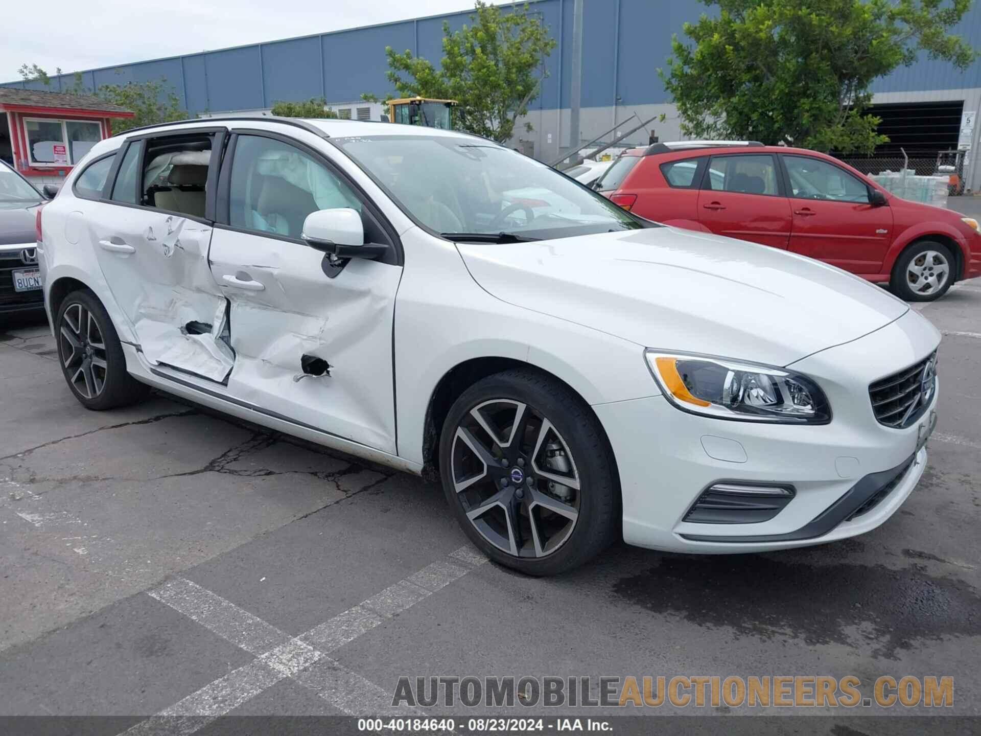 YV140MEL7J2385522 VOLVO V60 2018