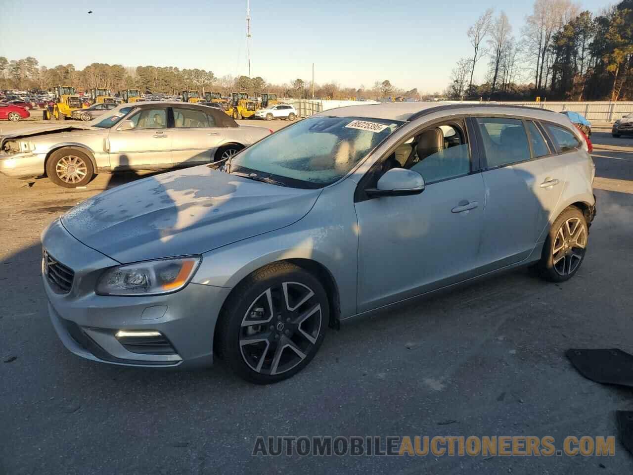 YV140MELXJ2391007 VOLVO V60 2018