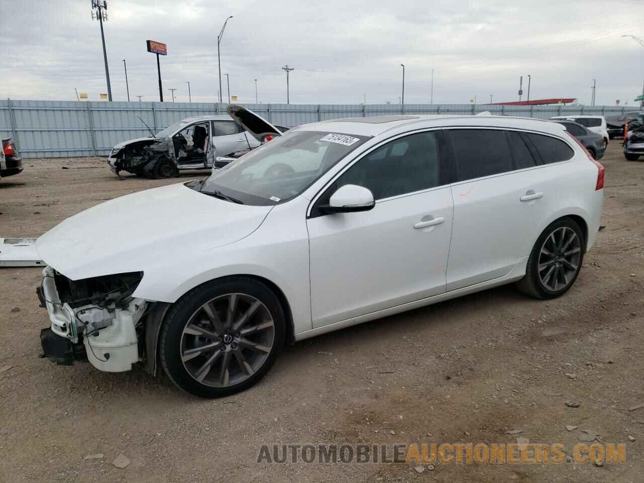 YV140MEM8F1252726 VOLVO V60 2015