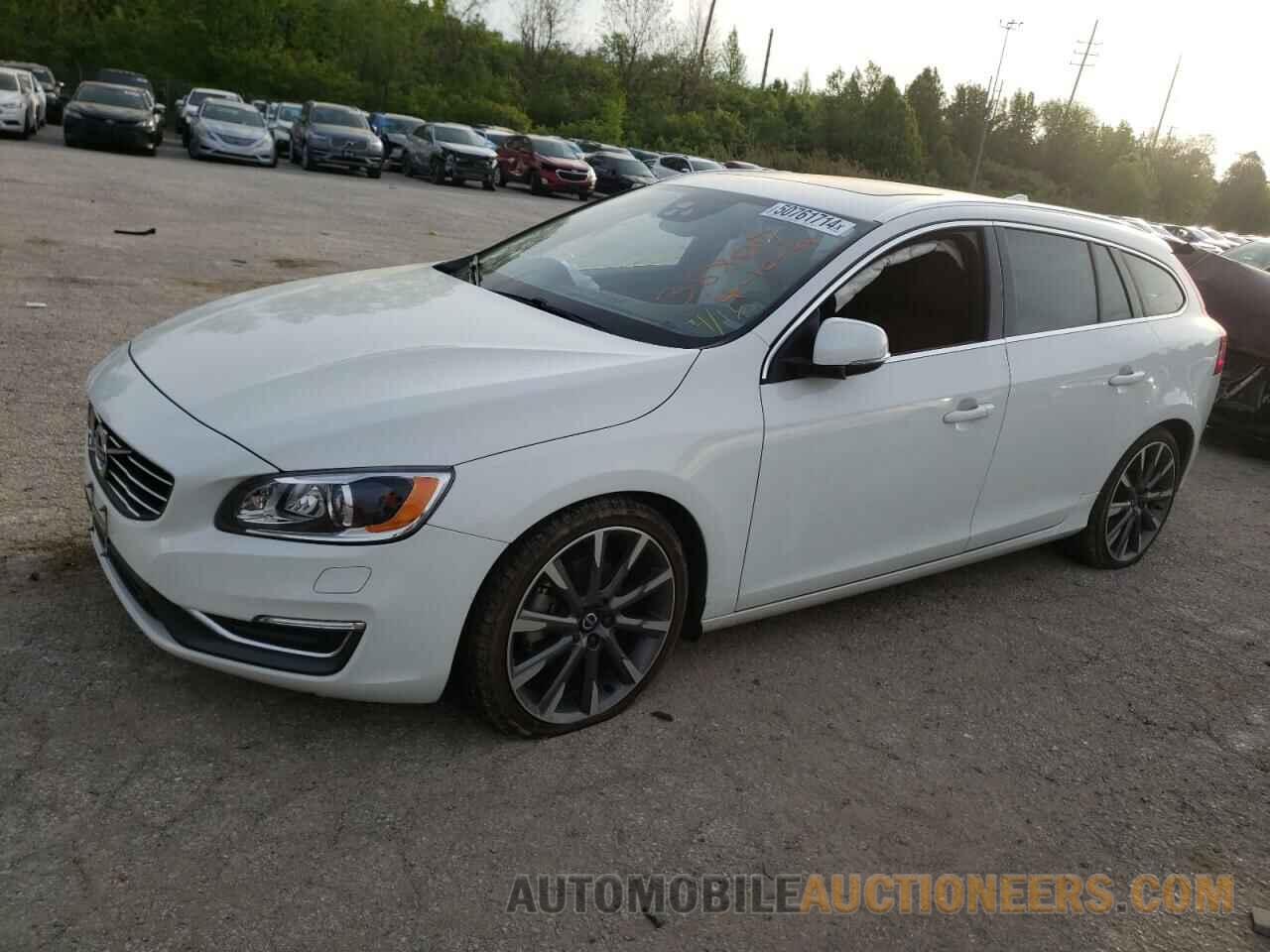 YV140MEMXF1256096 VOLVO V60 2015