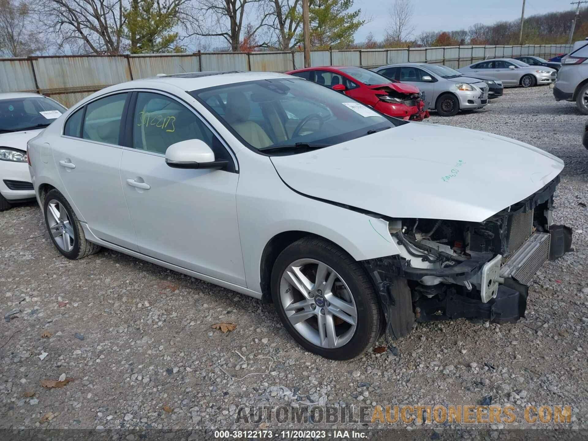 YV140MFK2F1348798 VOLVO S60 2015