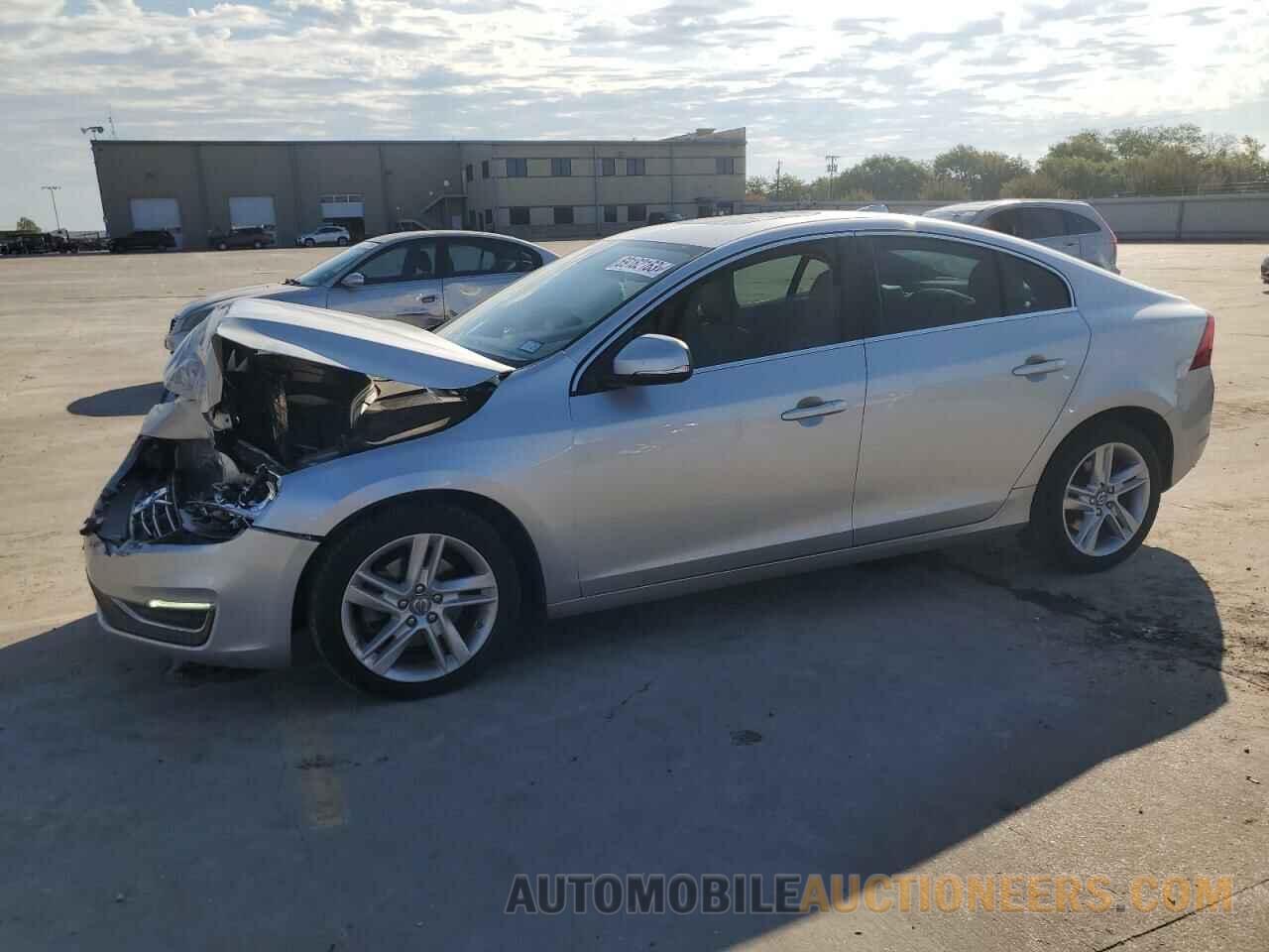 YV140MFK2F1350681 VOLVO S60 2015