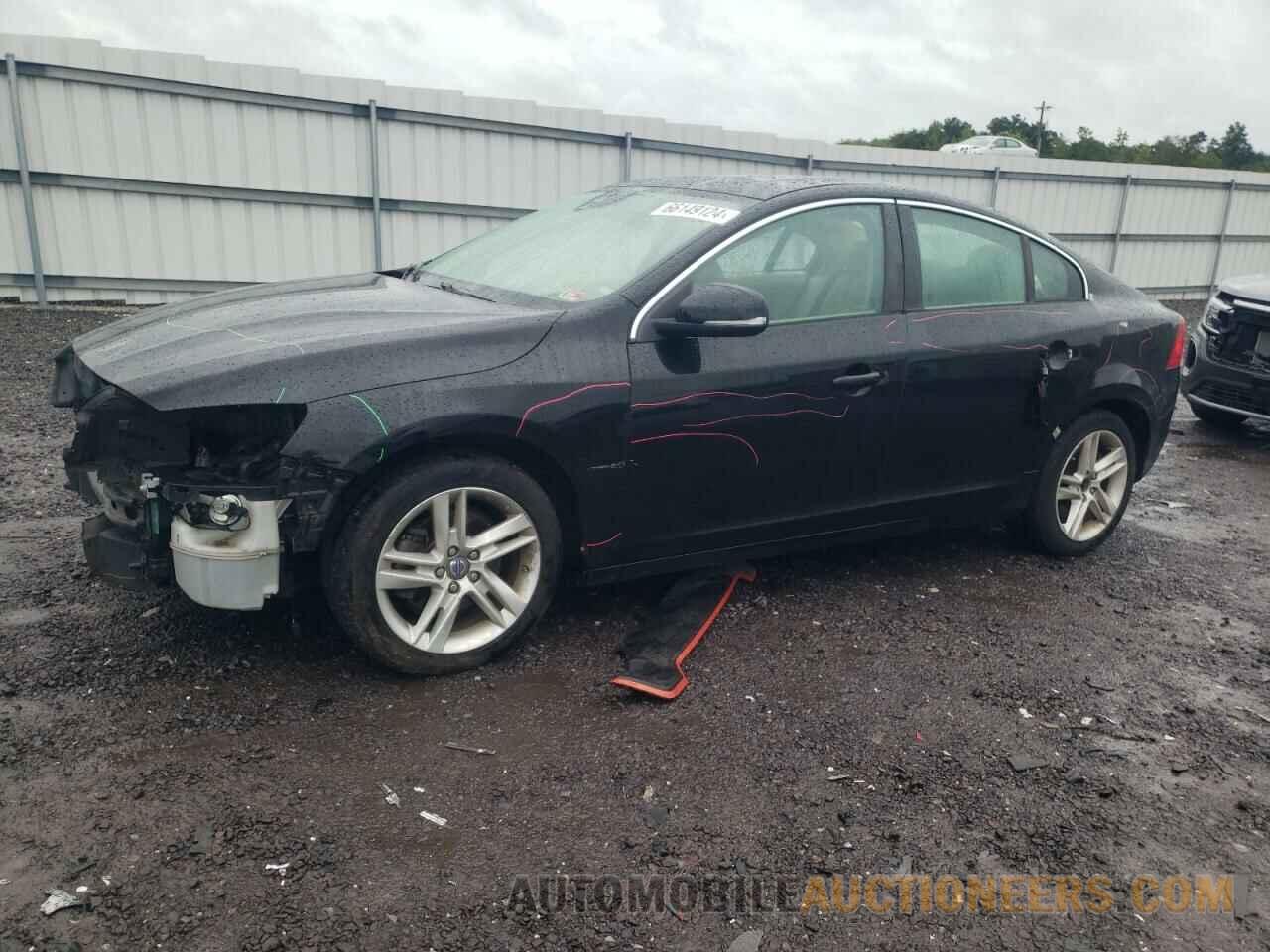 YV140MFKXF2333895 VOLVO S60 2015