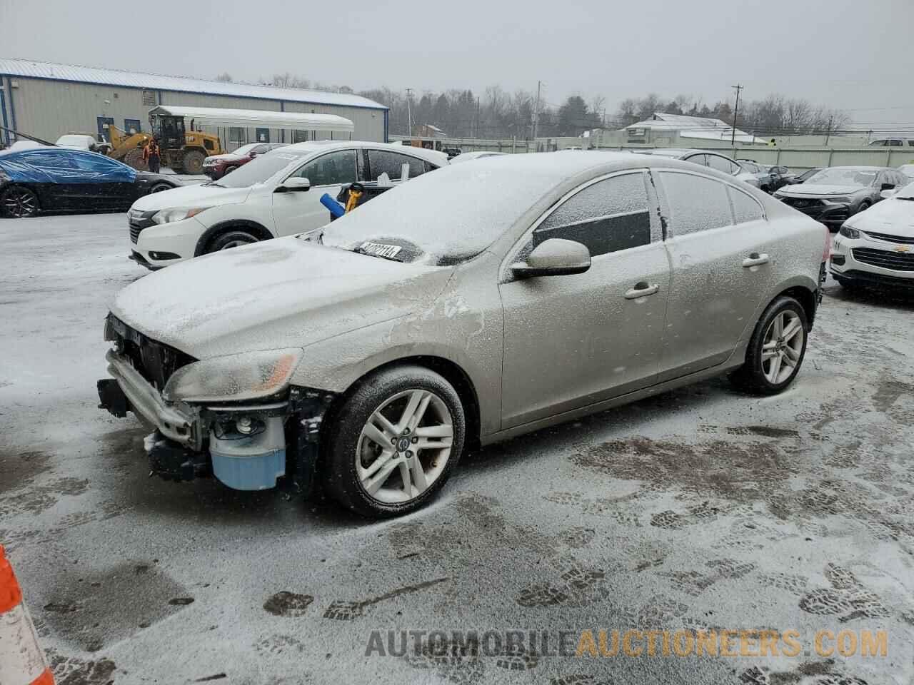 YV140MFKXF2337672 VOLVO S60 2015