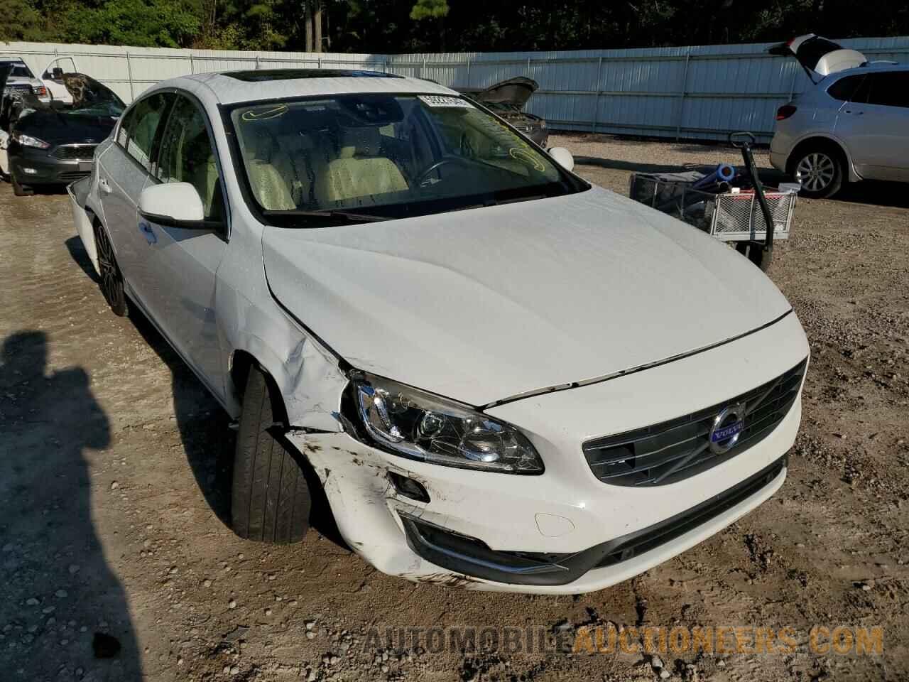 YV140MFM0F2353168 VOLVO S60 2015