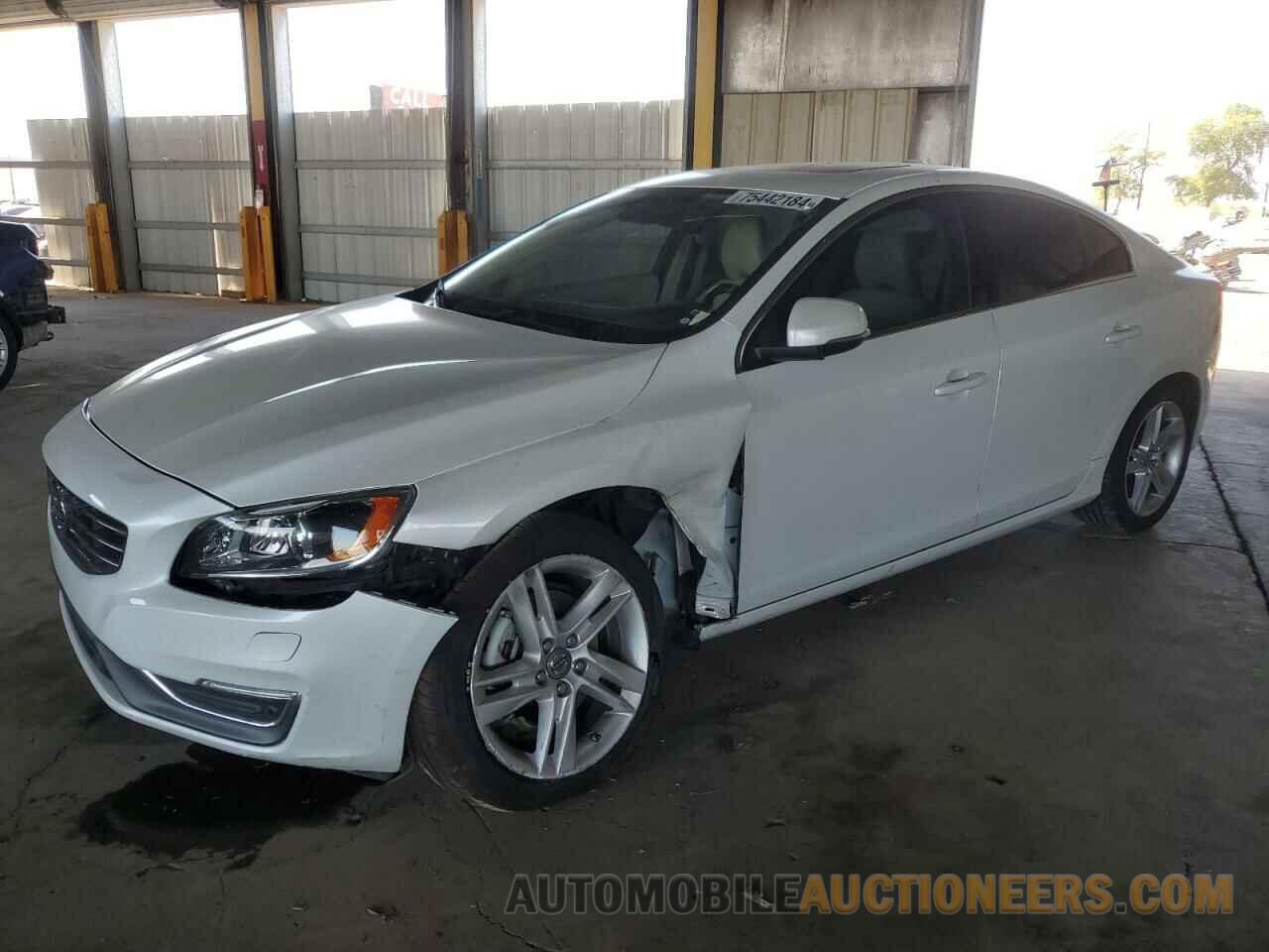 YV140MFM2F2339529 VOLVO S60 2015