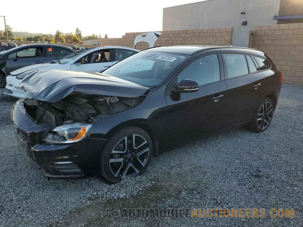 YV140MSL6J2412231 VOLVO V60 2018