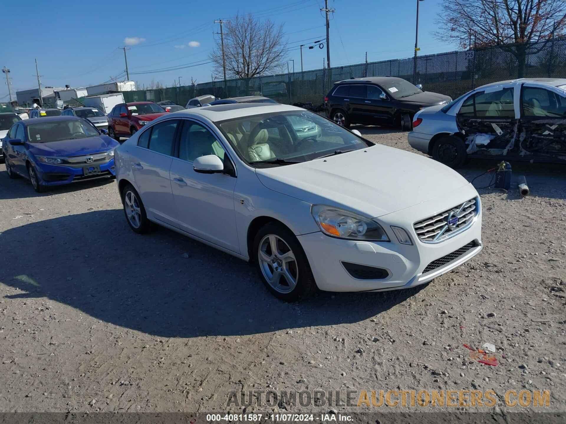 YV1612FS4D1216696 VOLVO S60 2013