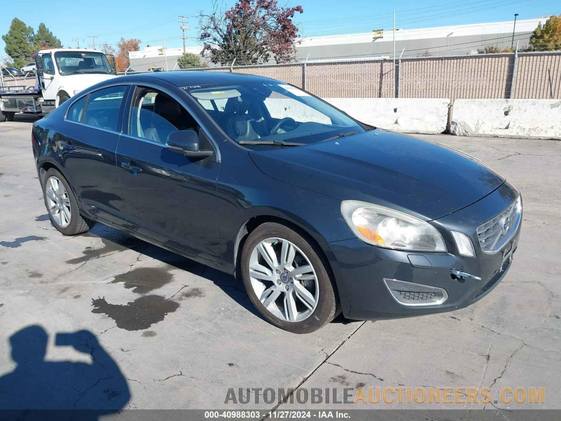 YV1612FS8D1222324 VOLVO S60 2013