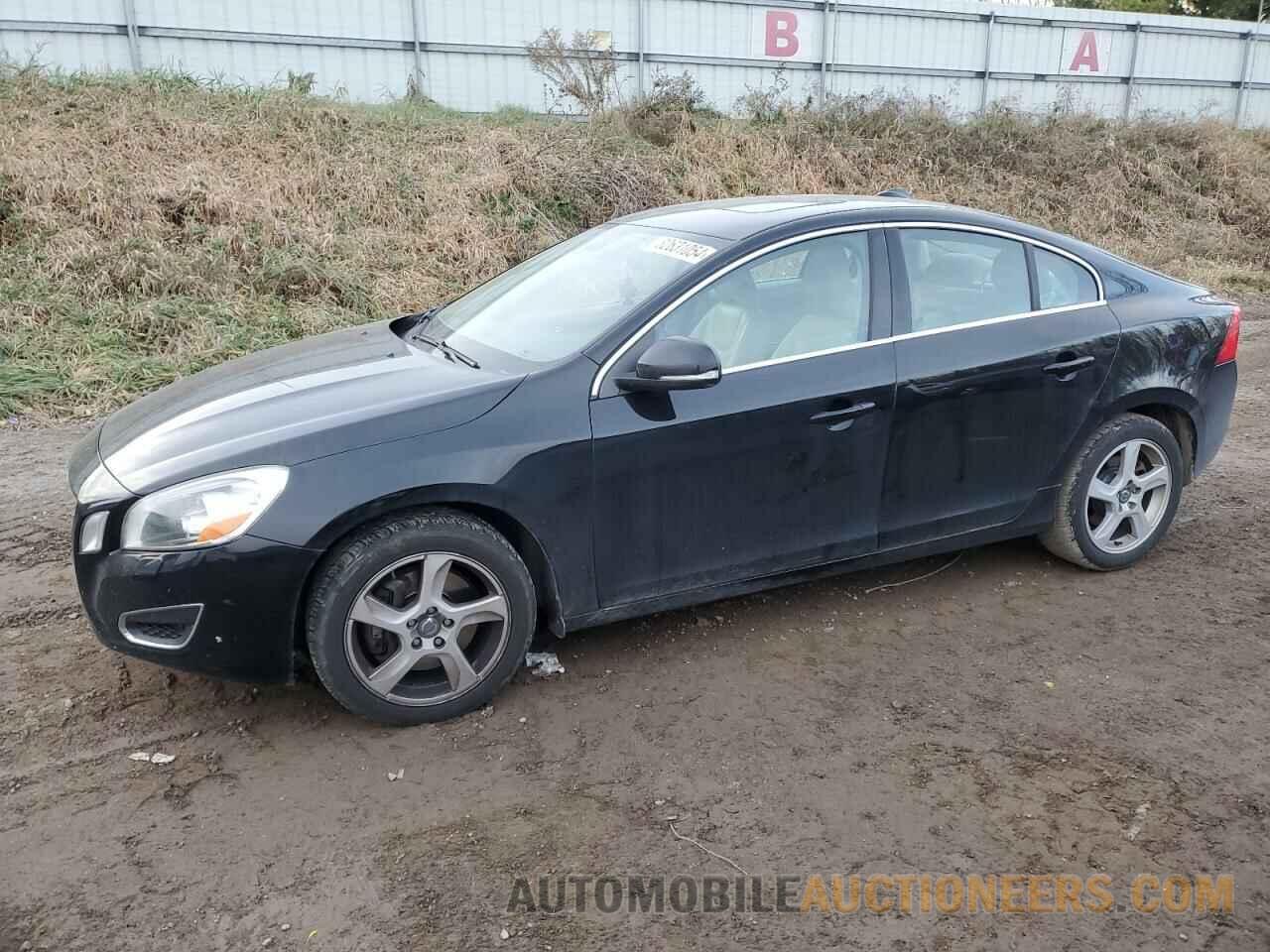 YV1612FS8D1228558 VOLVO S60 2013