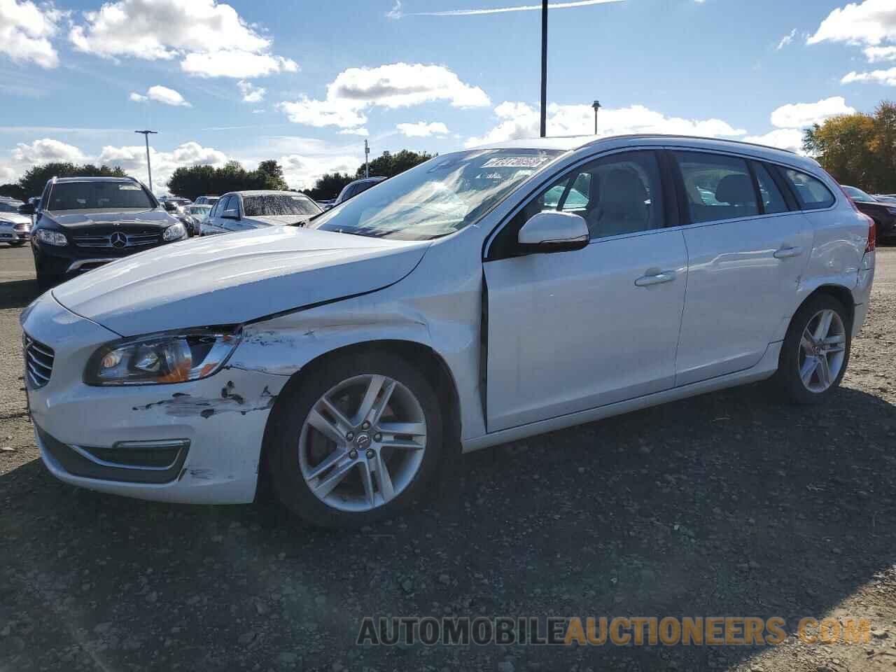 YV1612SB0F1209270 VOLVO V60 2015