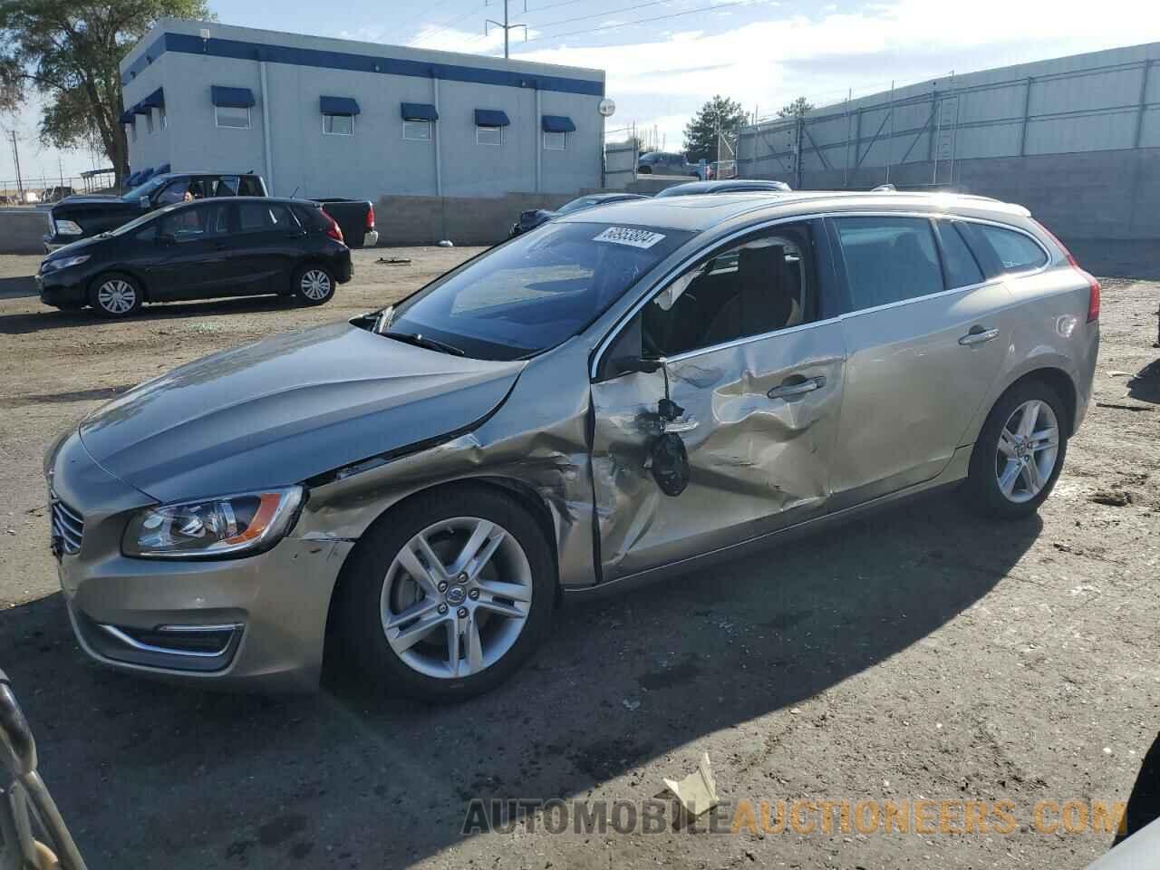 YV1612SB2F1207519 VOLVO V60 2015