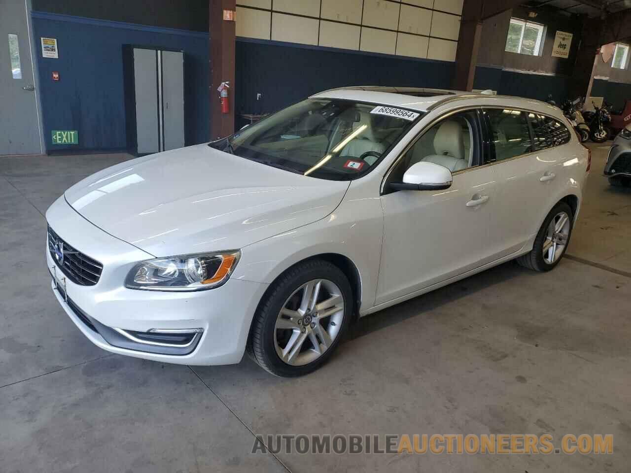 YV1612SB3F1211739 VOLVO V60 2015