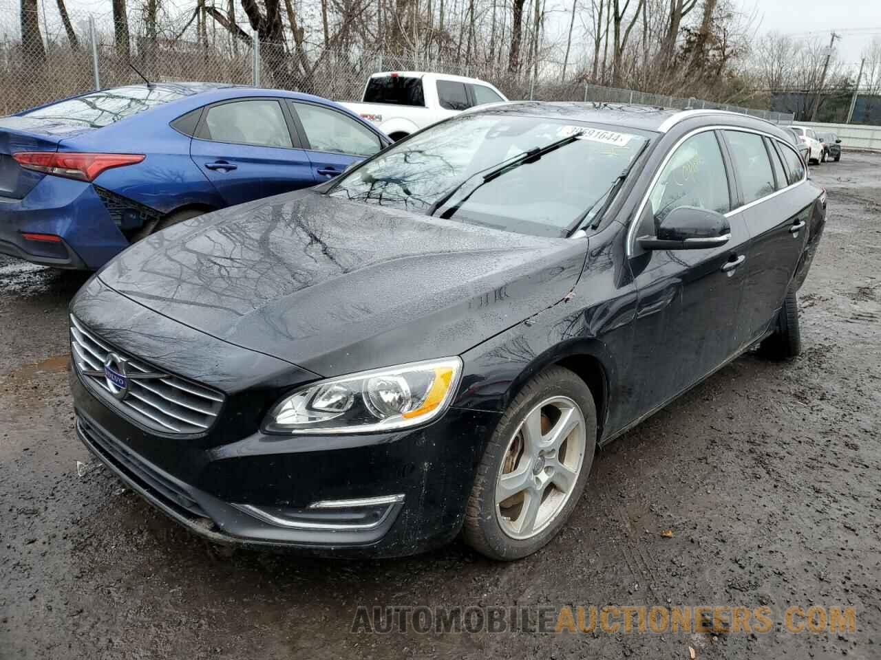 YV1612SK4F1256253 VOLVO V60 2015