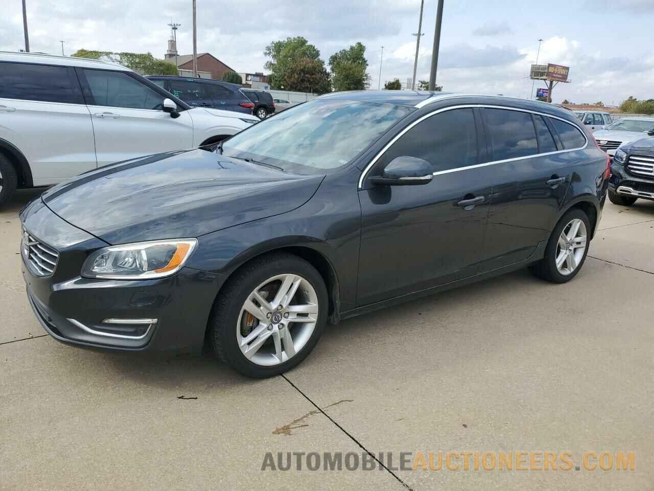 YV1612SM3F1227490 VOLVO V60 2015