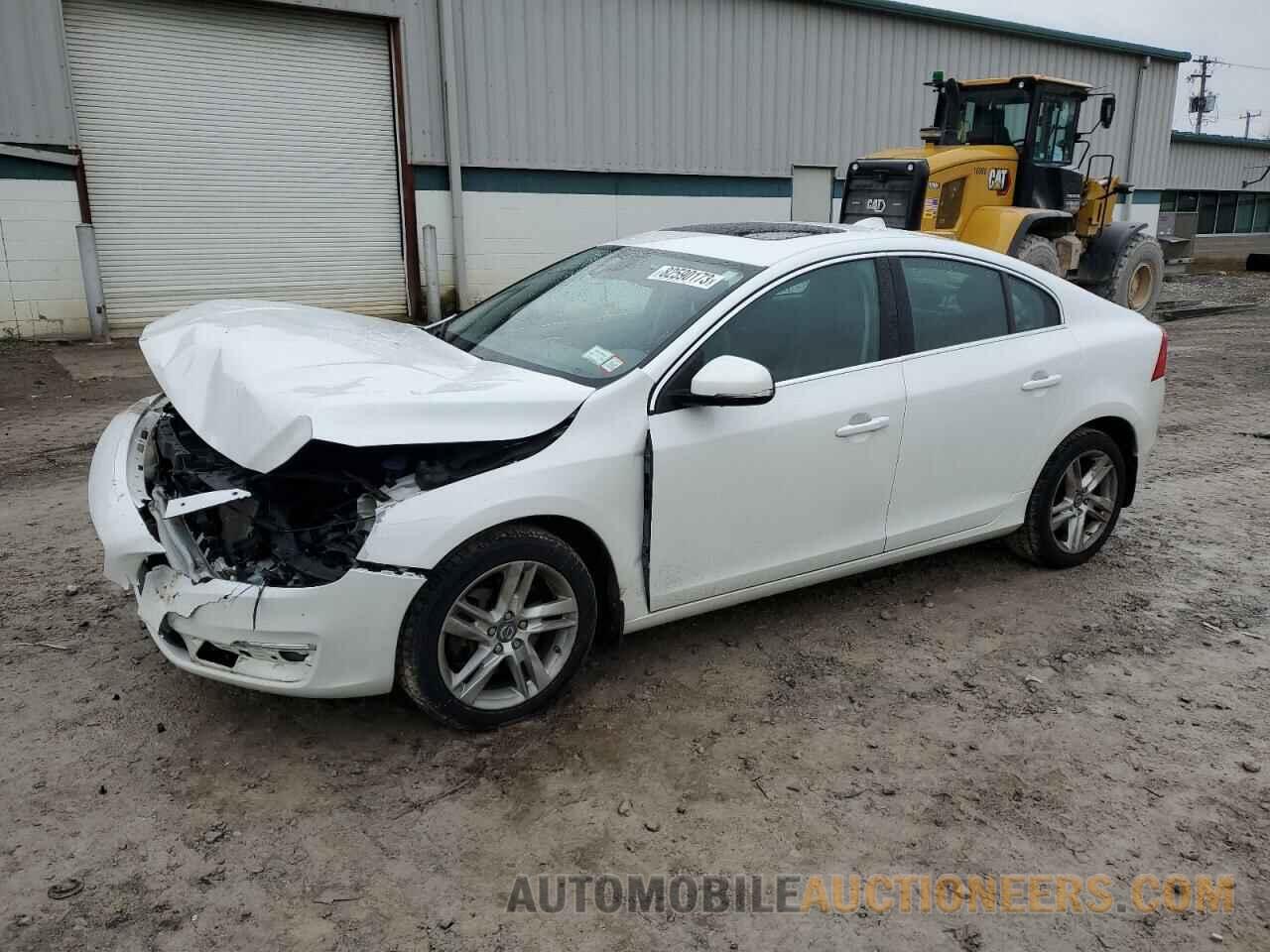 YV1612TB1F1304032 VOLVO S60 2015