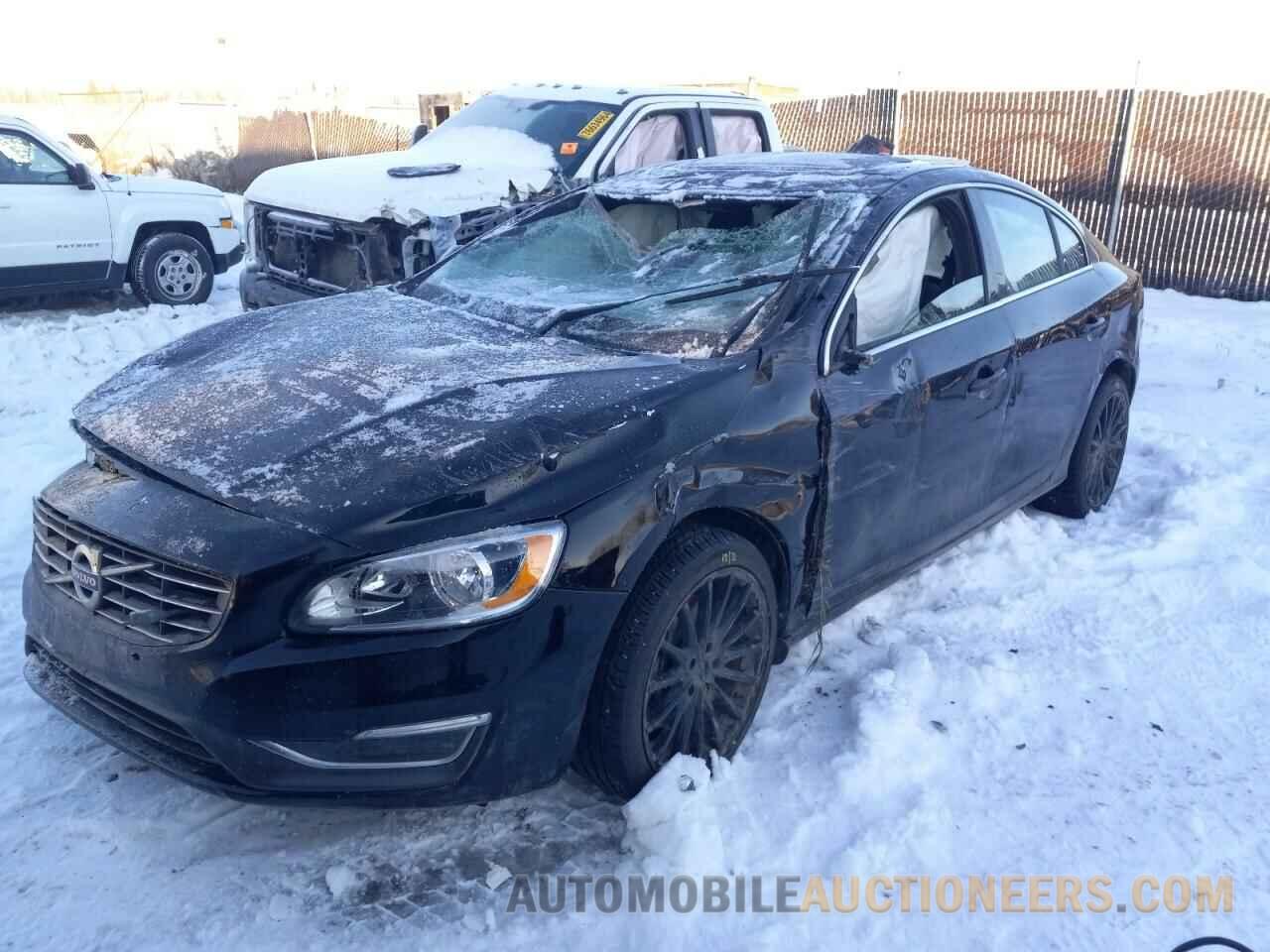 YV1612TB7F1299824 VOLVO S60 2015