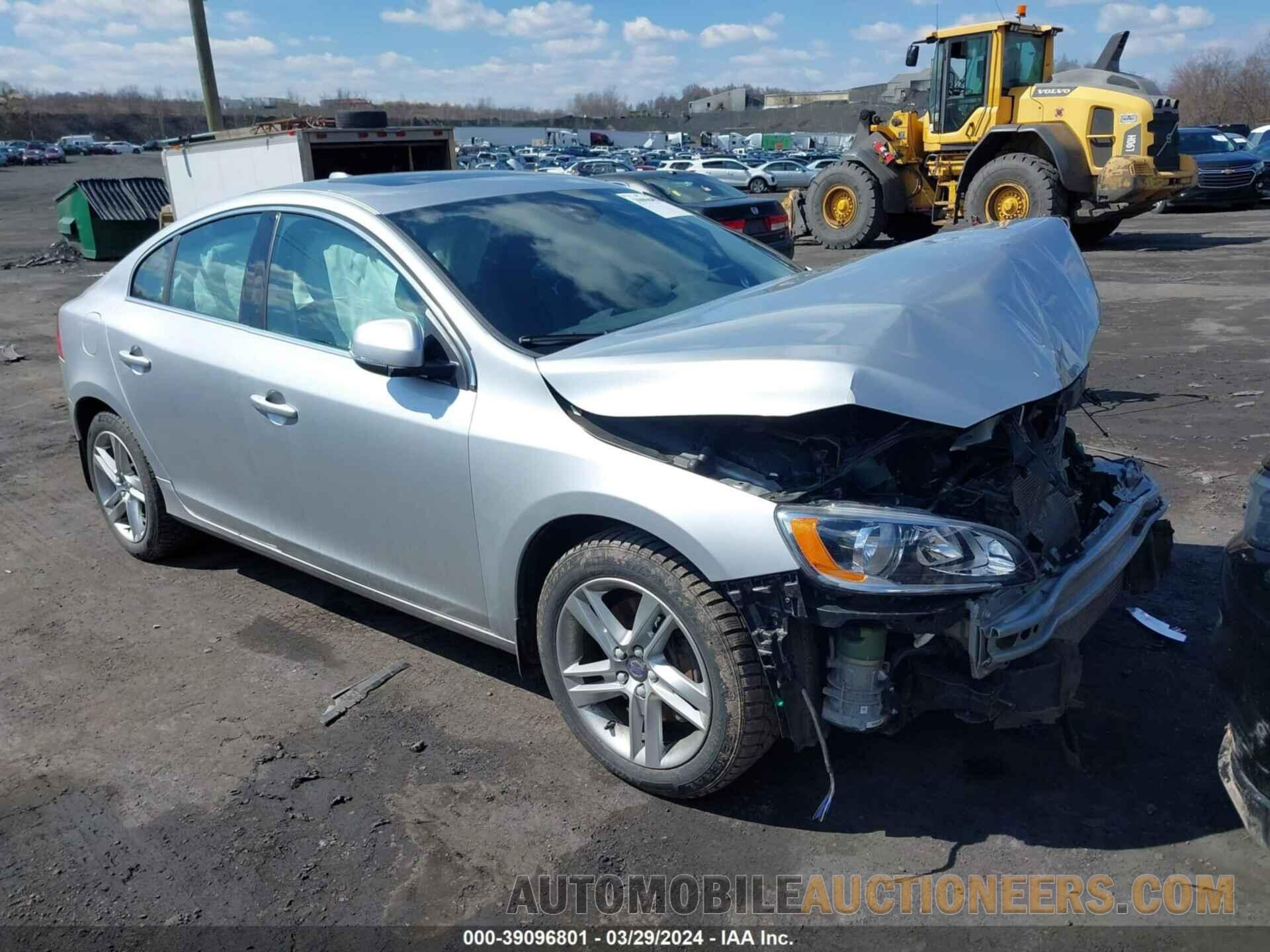 YV1612TK0F2365172 VOLVO S60 2015