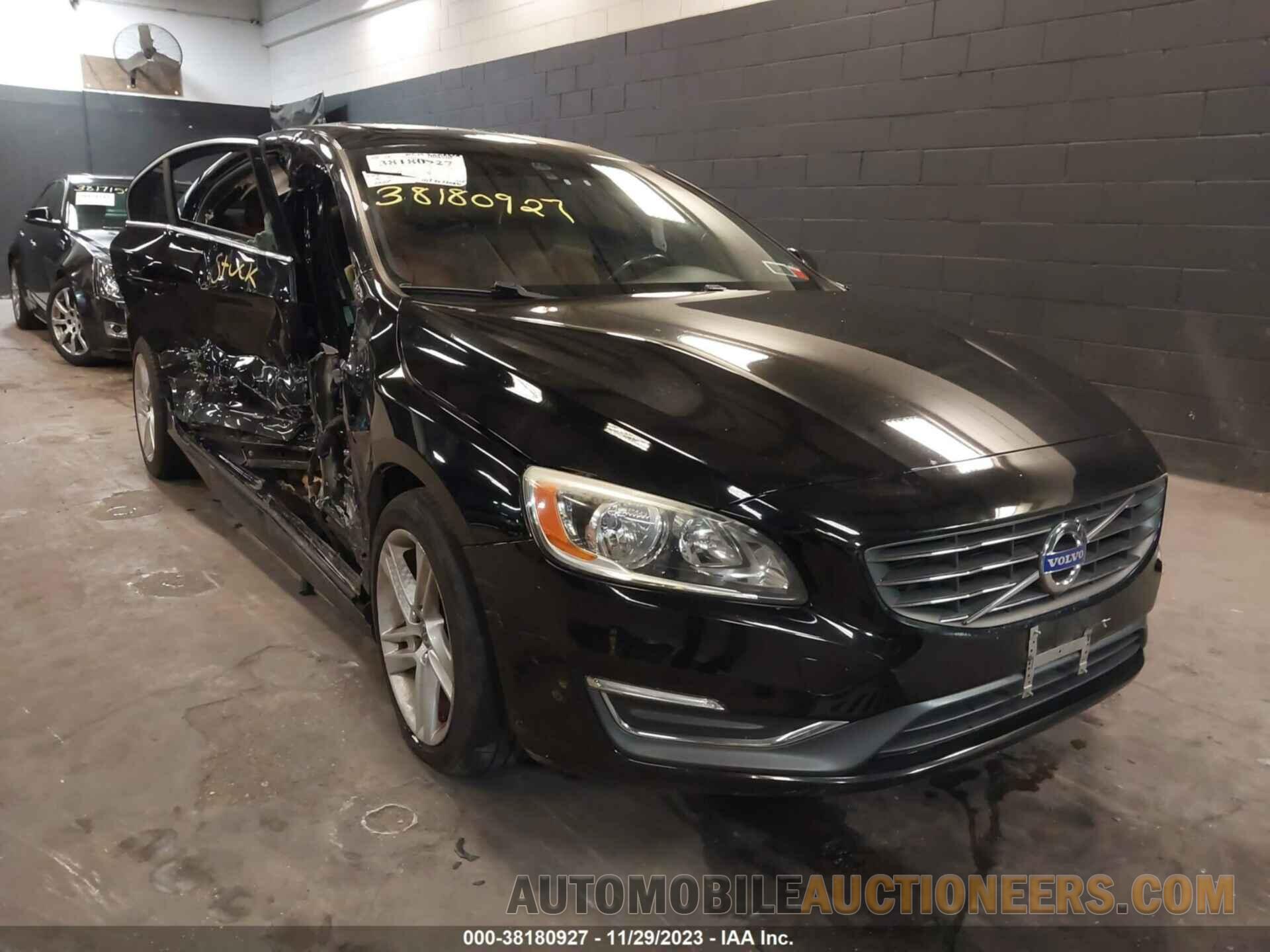 YV1612TK1F1355577 VOLVO S60 2015