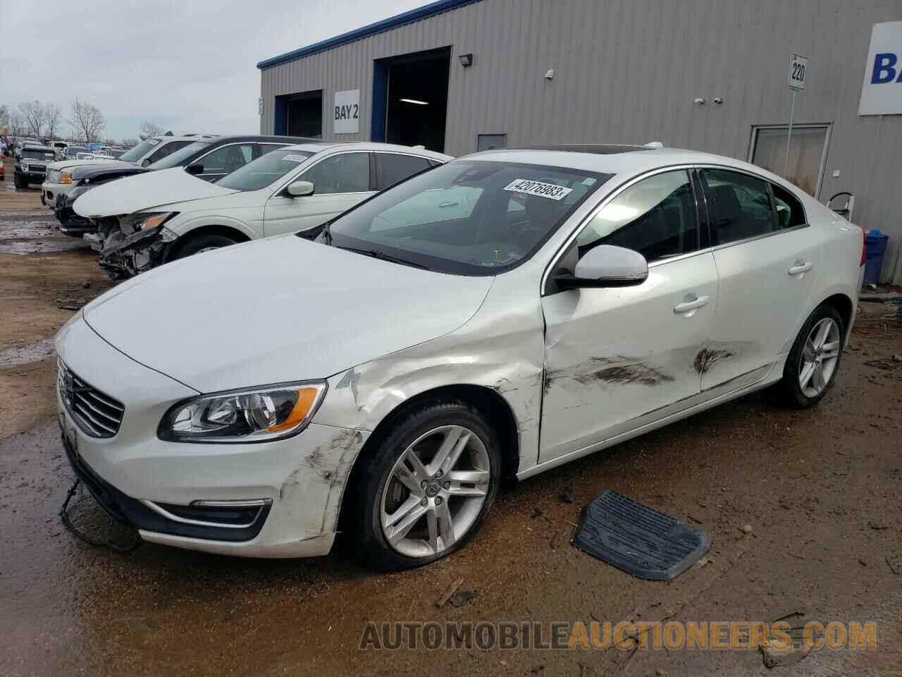 YV1612TK8F1340400 VOLVO S60 2015