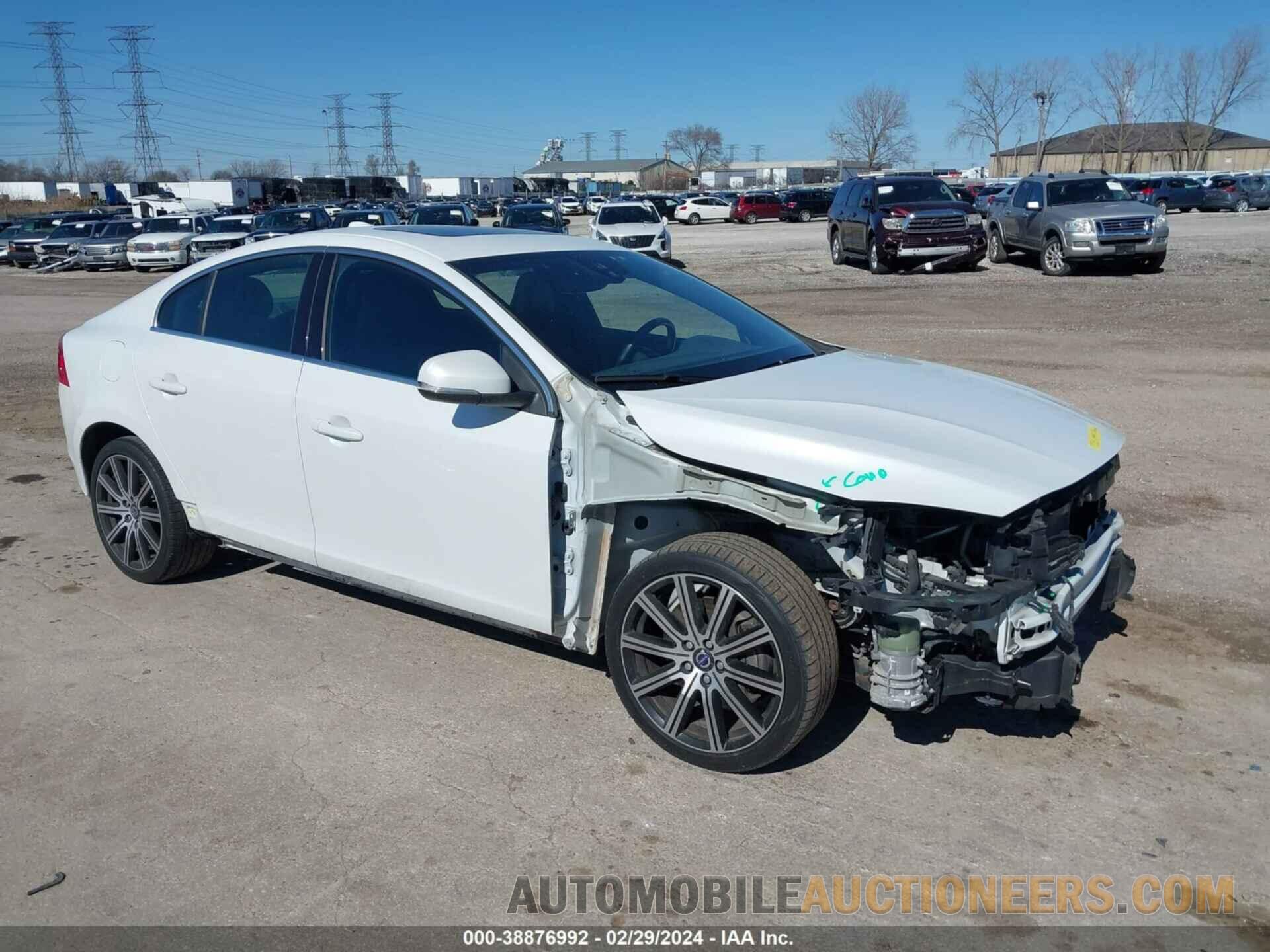 YV1612TKXF1345419 VOLVO S60 2015