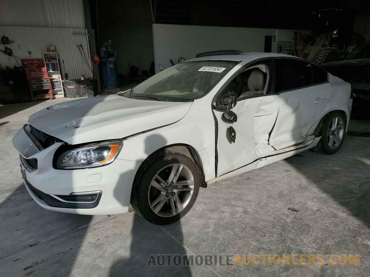 YV1612TM8F2352980 VOLVO S60 2015