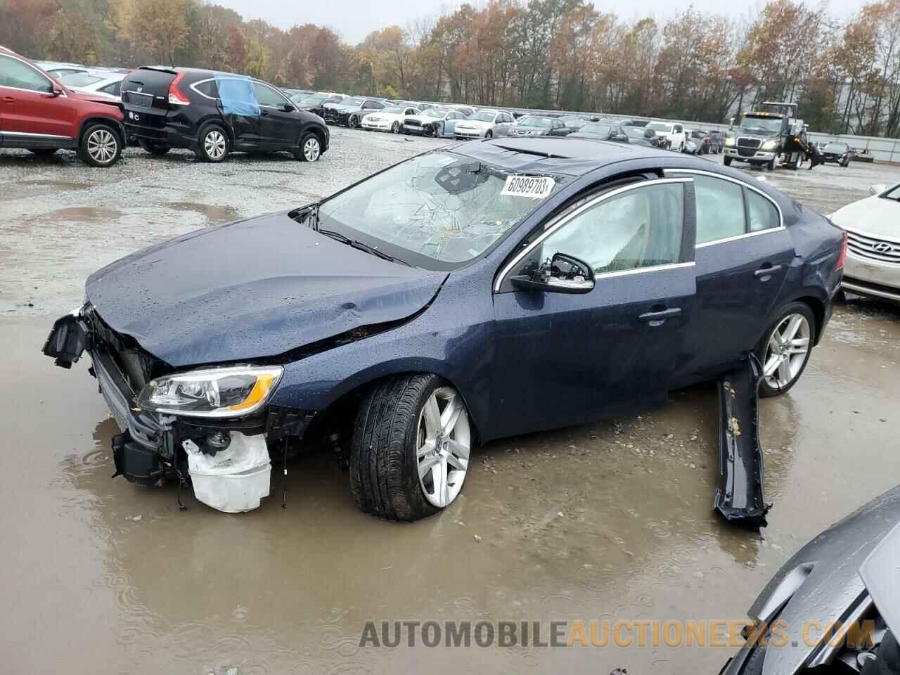 YV1612TM9F2339056 VOLVO S60 2015