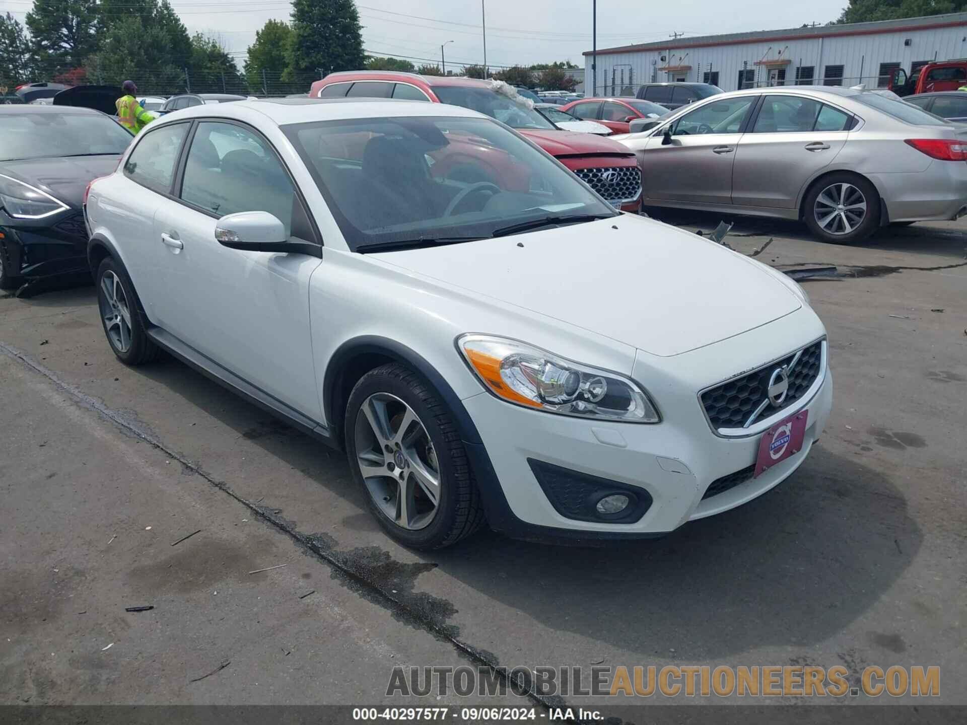 YV1672MK4D2307687 VOLVO C30 2013