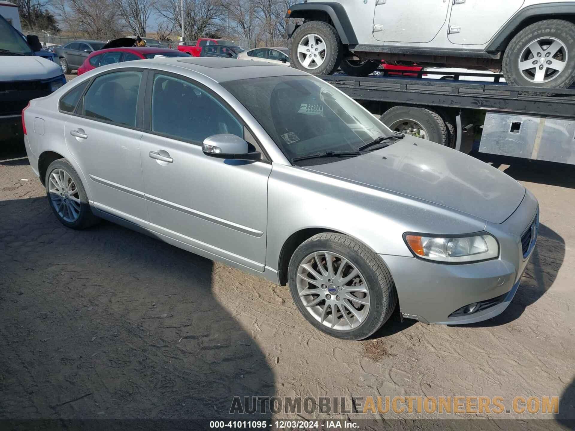 YV1672MS1B2536843 VOLVO S40 2011