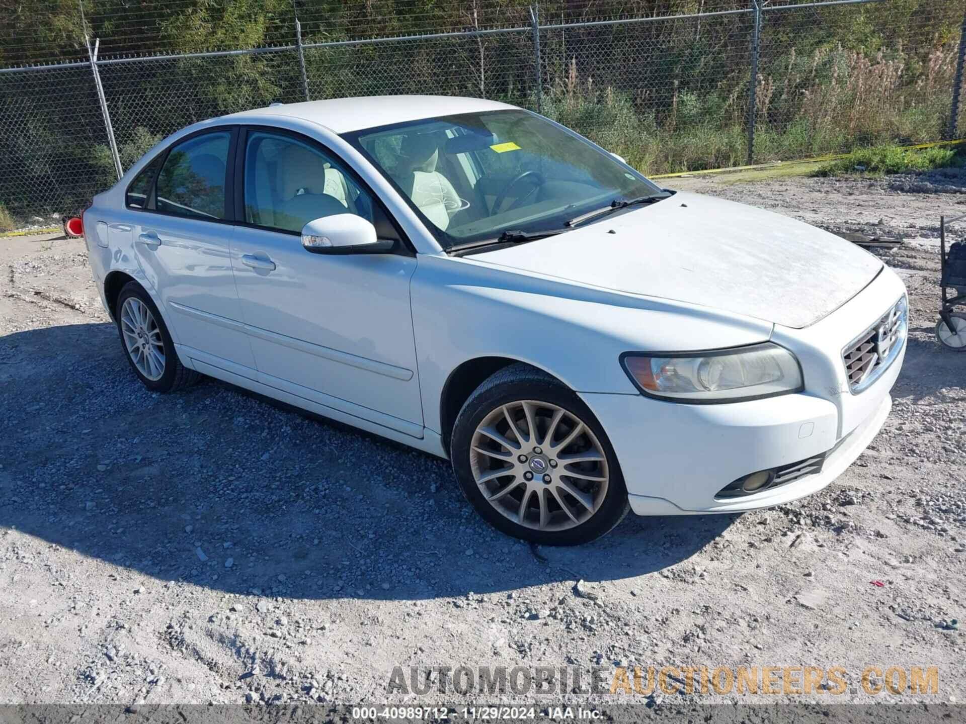 YV1672MS1B2549589 VOLVO S40 2011