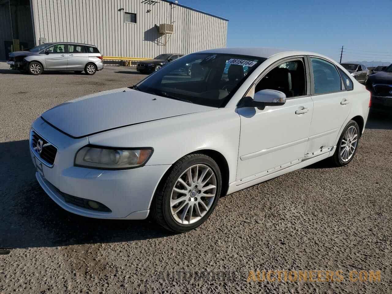 YV1672MS9B2537240 VOLVO S40 2011