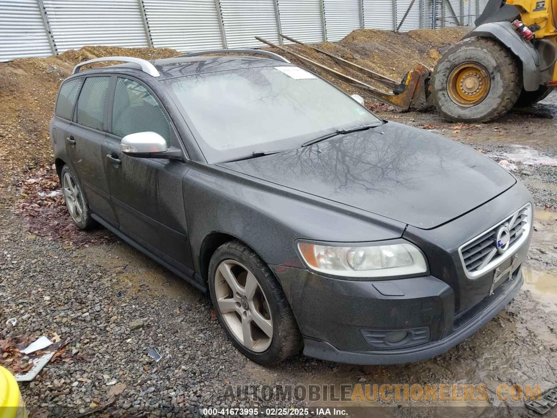 YV1672MW9B2603143 VOLVO V50 2011